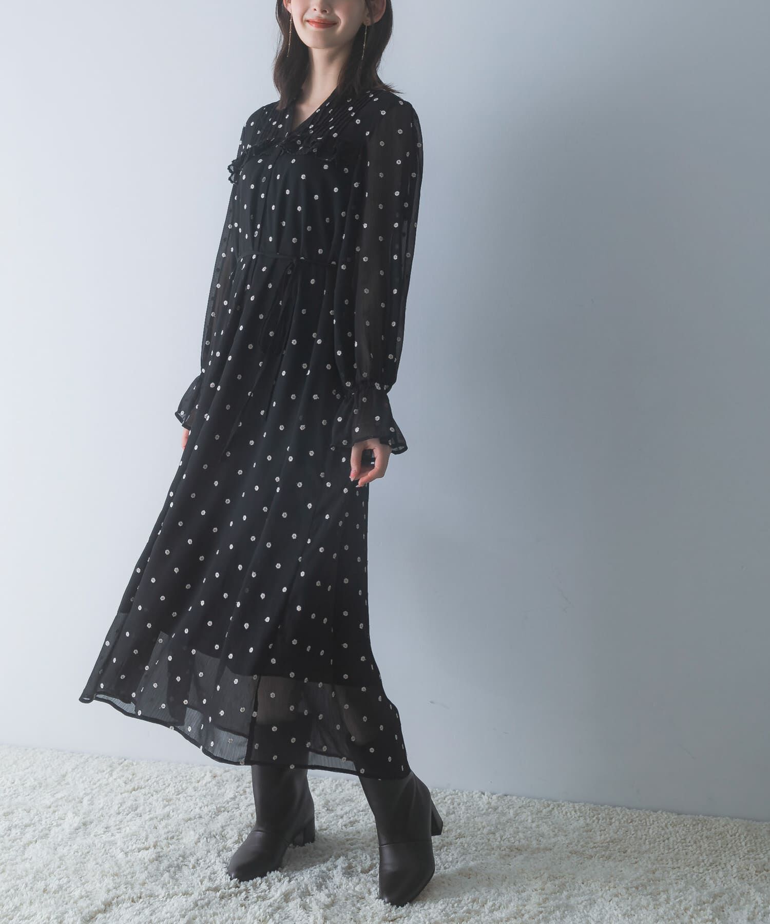 URBAN RESEARCH ROSSO「『WEB限定』フラワー刺繍ピンタックフリルワンピース」|ワンピース|