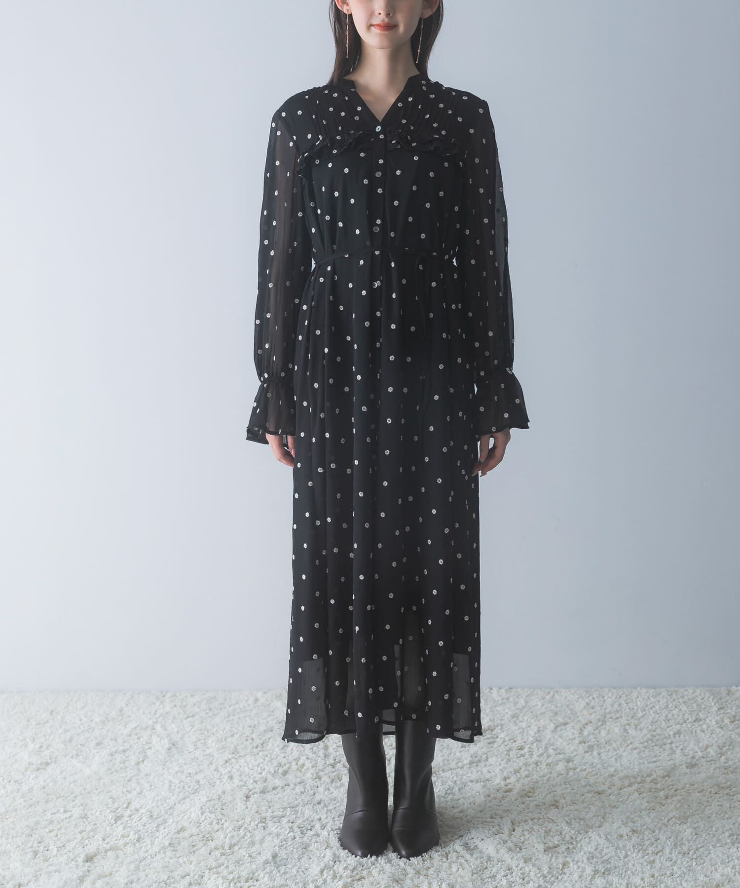 URBAN RESEARCH ROSSO「『WEB限定』フラワー刺繍ピンタックフリルワンピース」|ワンピース|