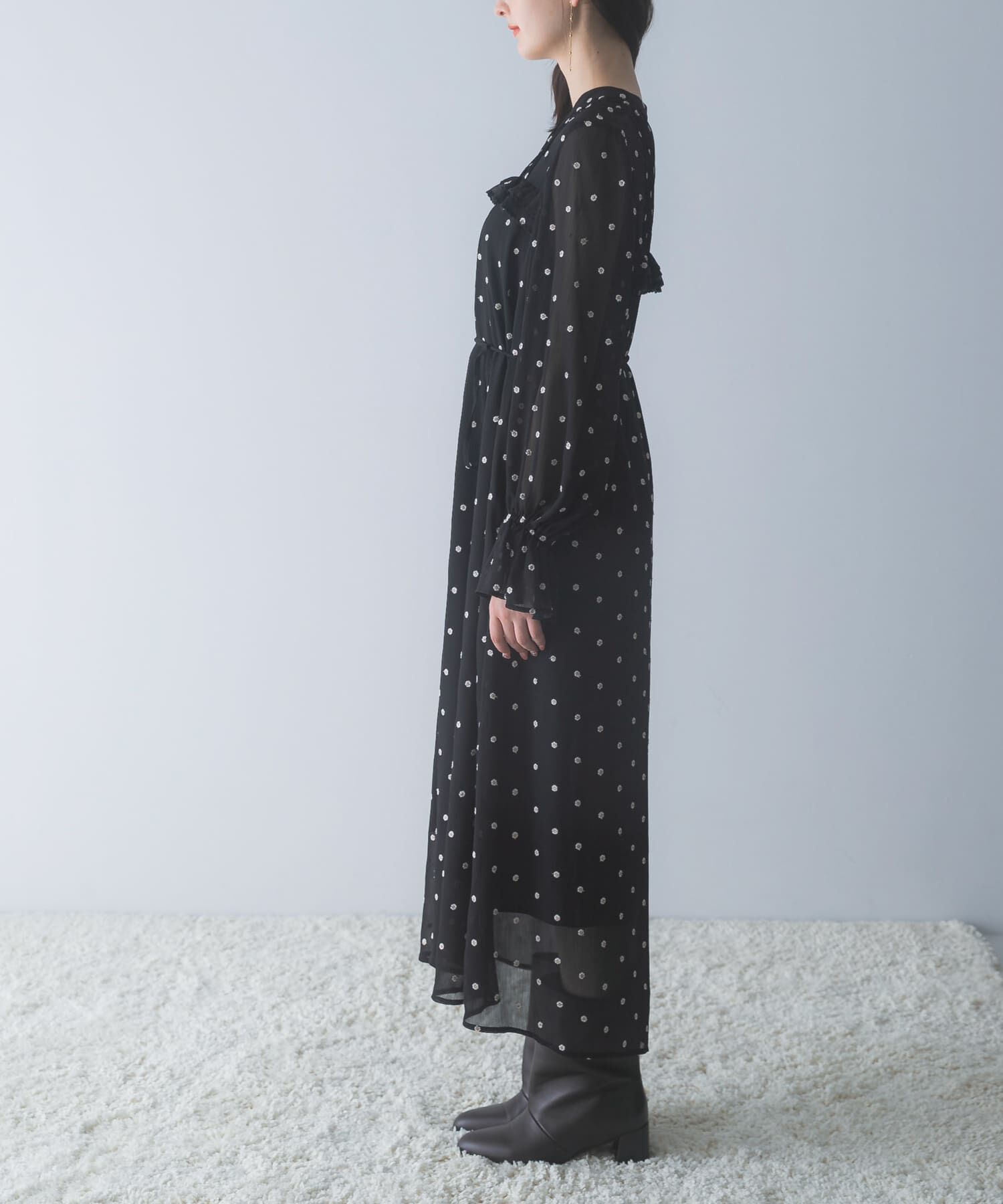 URBAN RESEARCH ROSSO「『WEB限定』フラワー刺繍ピンタックフリルワンピース」|ワンピース|