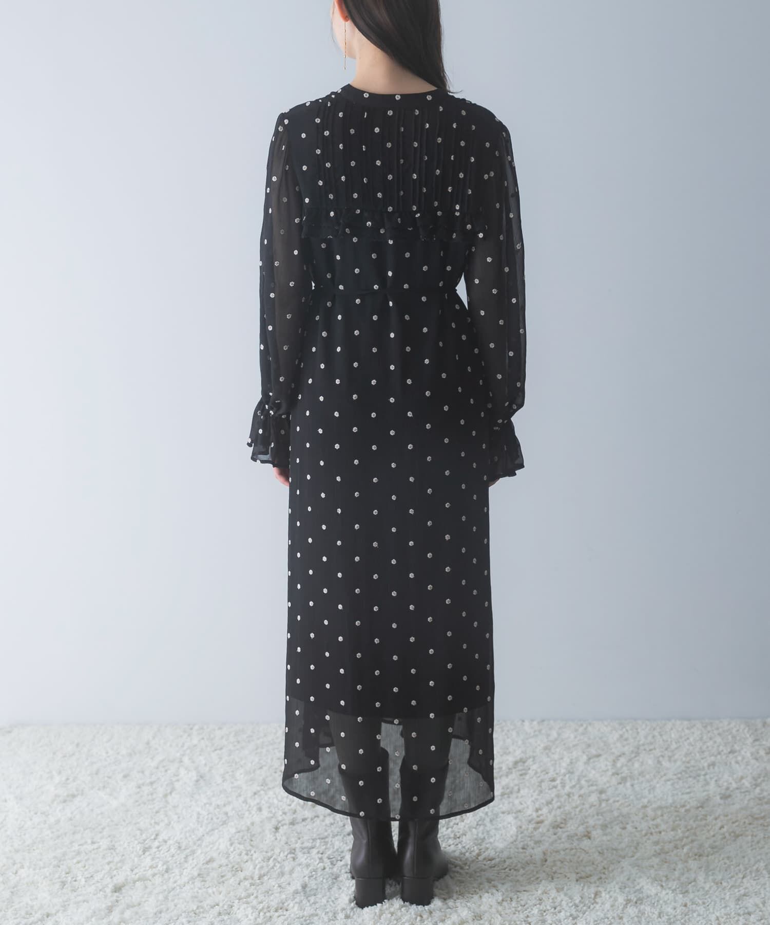URBAN RESEARCH ROSSO「『WEB限定』フラワー刺繍ピンタックフリルワンピース」|ワンピース|