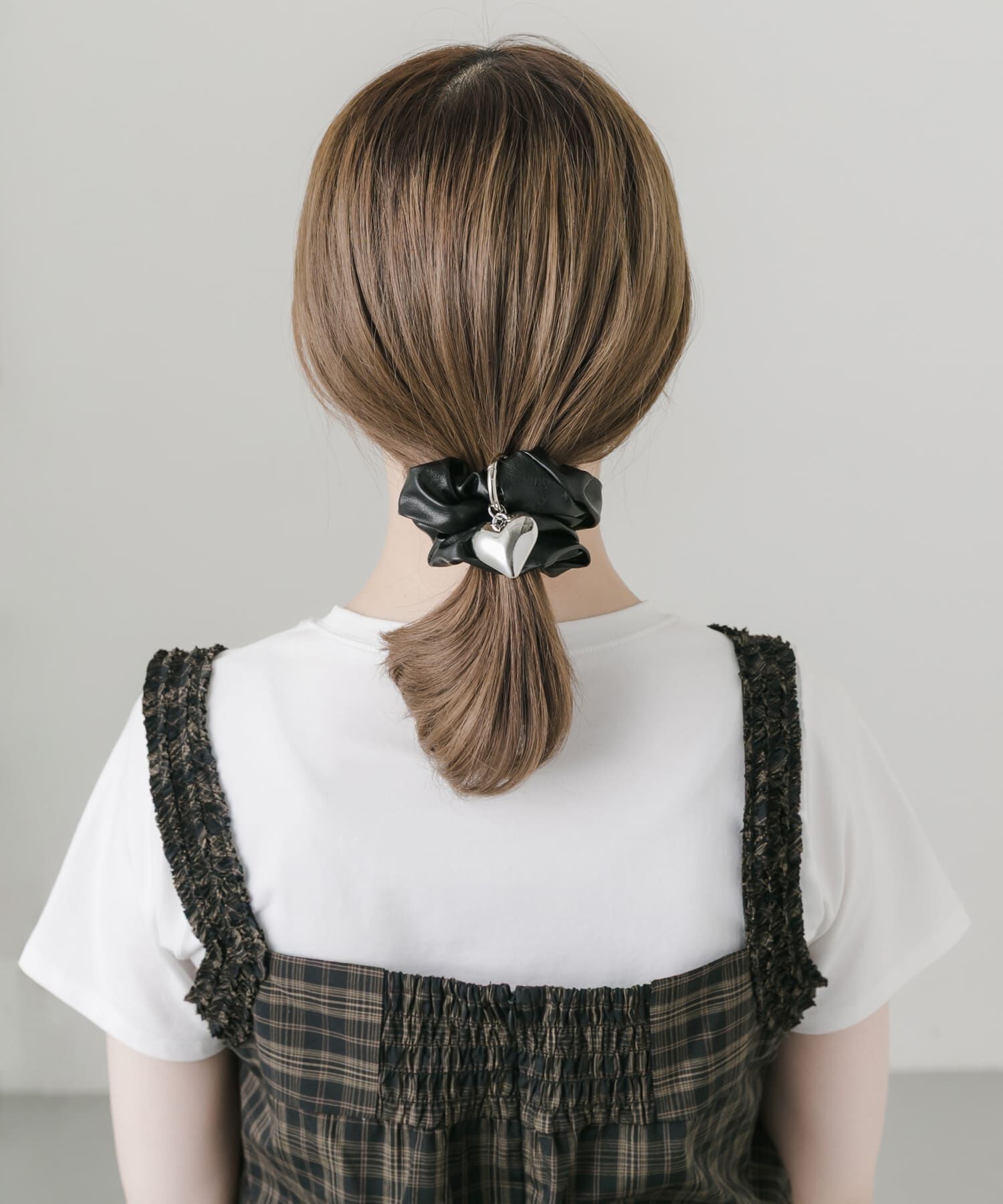 SMELLY「ハートチャーム2WAYシュシュ」|ヘアゴム・シュシュ|