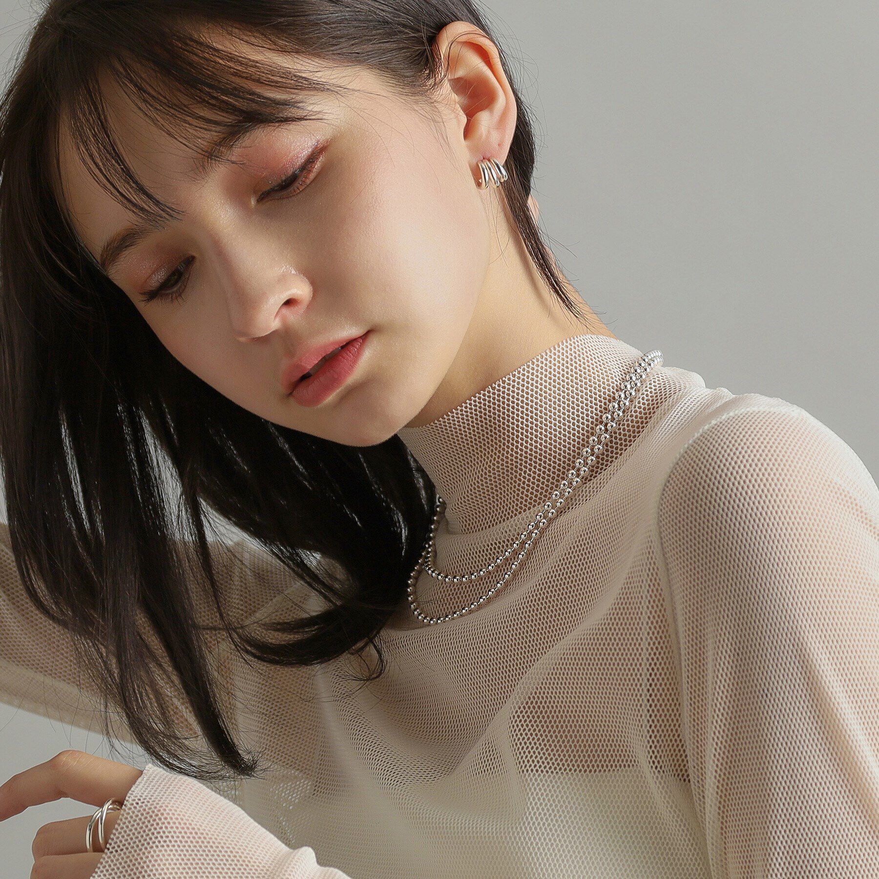 COCOSHNIK ONKITSCH「シルバー スモールフープ トリプルカーブピアス」|ピアス|