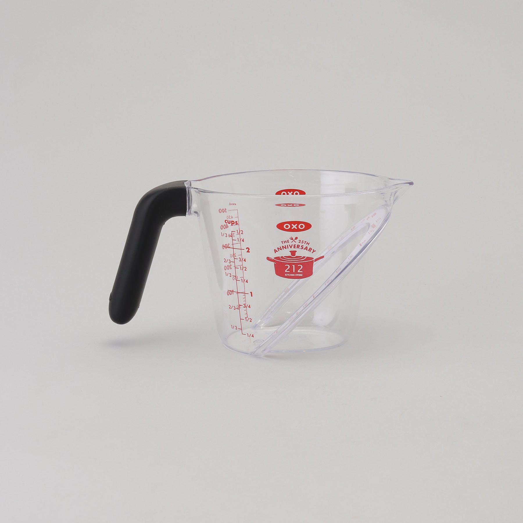 212 KITCHEN STORE「アングルドメジャーカップ 500ml ＜OXO オクソー／212K限定ロゴ入り＞」|食器・キッチングッズ|