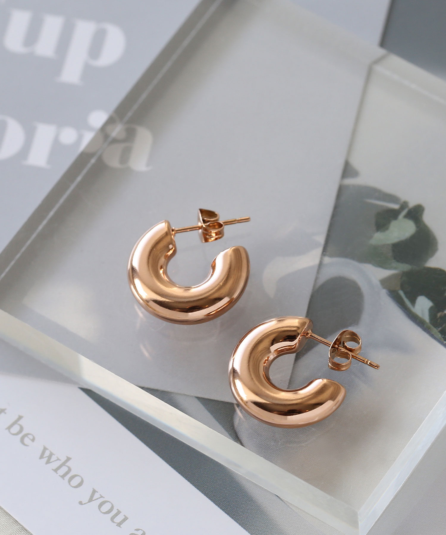 colleca la「[stainless]ステンレス・プランプフープピアス〈金属アレルギー対応〉」|ピアス|ピンクゴールド