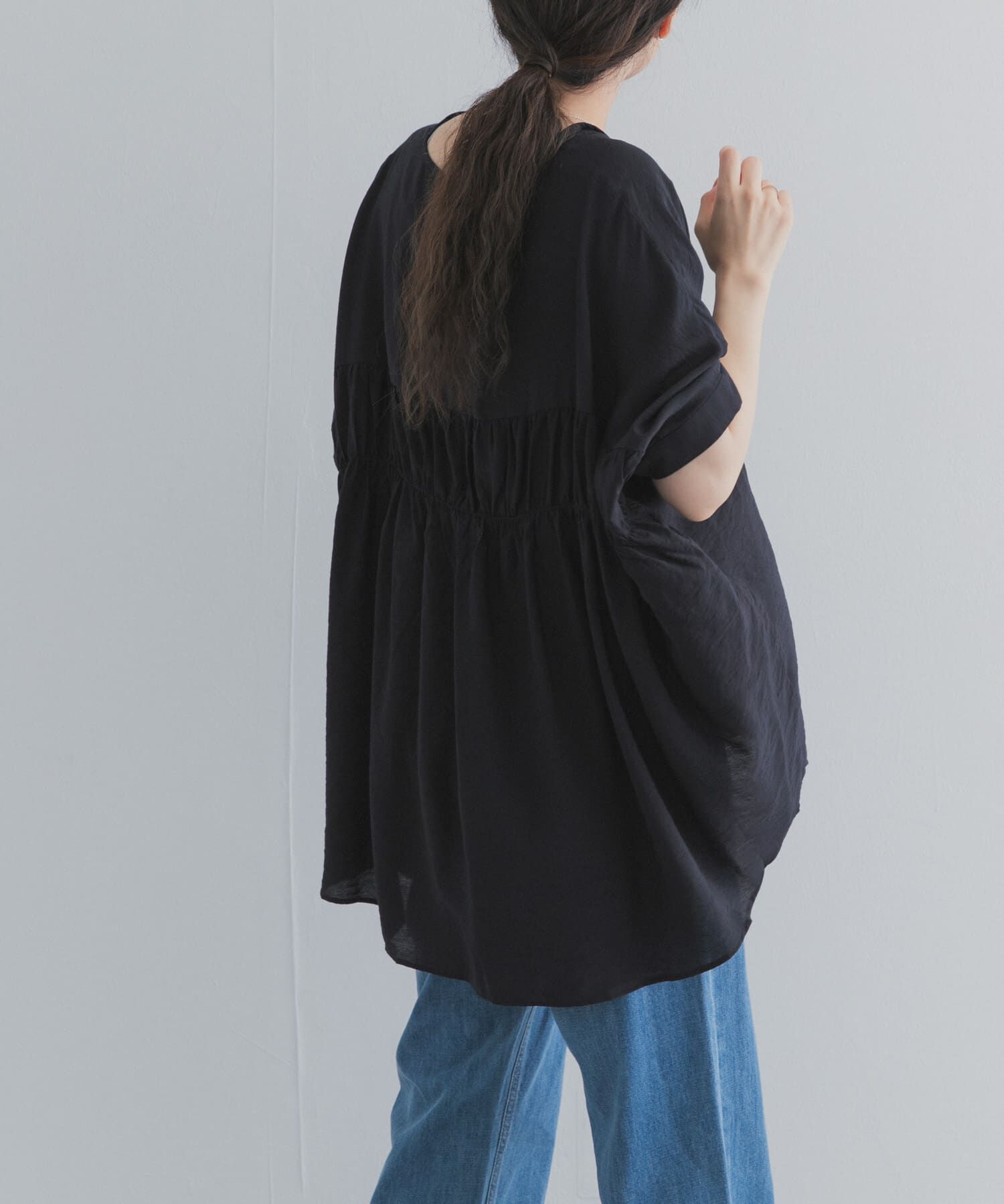 URBAN RESEARCH DOORS「バックシャーリングドルマンブラウス」|シャツ・ブラウス|