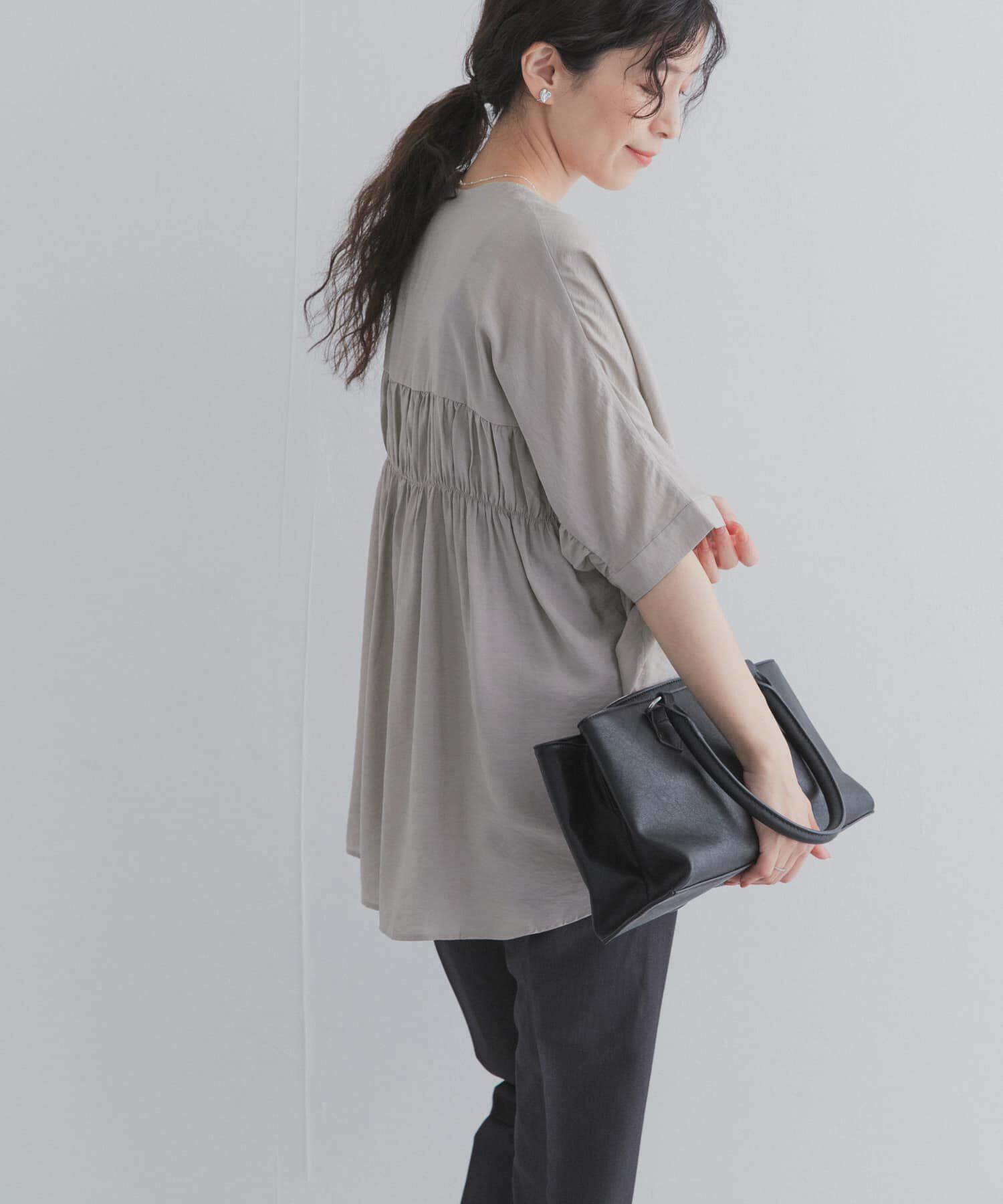 URBAN RESEARCH DOORS「バックシャーリングドルマンブラウス」|シャツ・ブラウス|