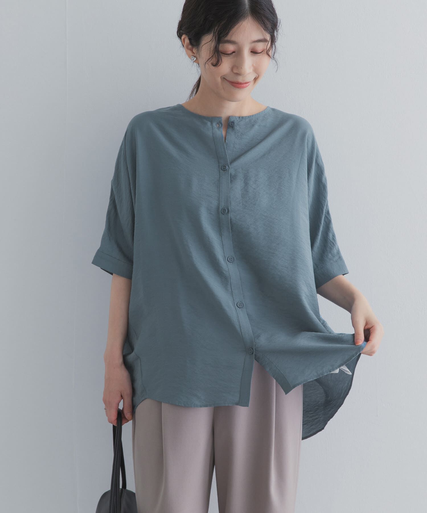 URBAN RESEARCH DOORS「バックシャーリングドルマンブラウス」|シャツ・ブラウス|