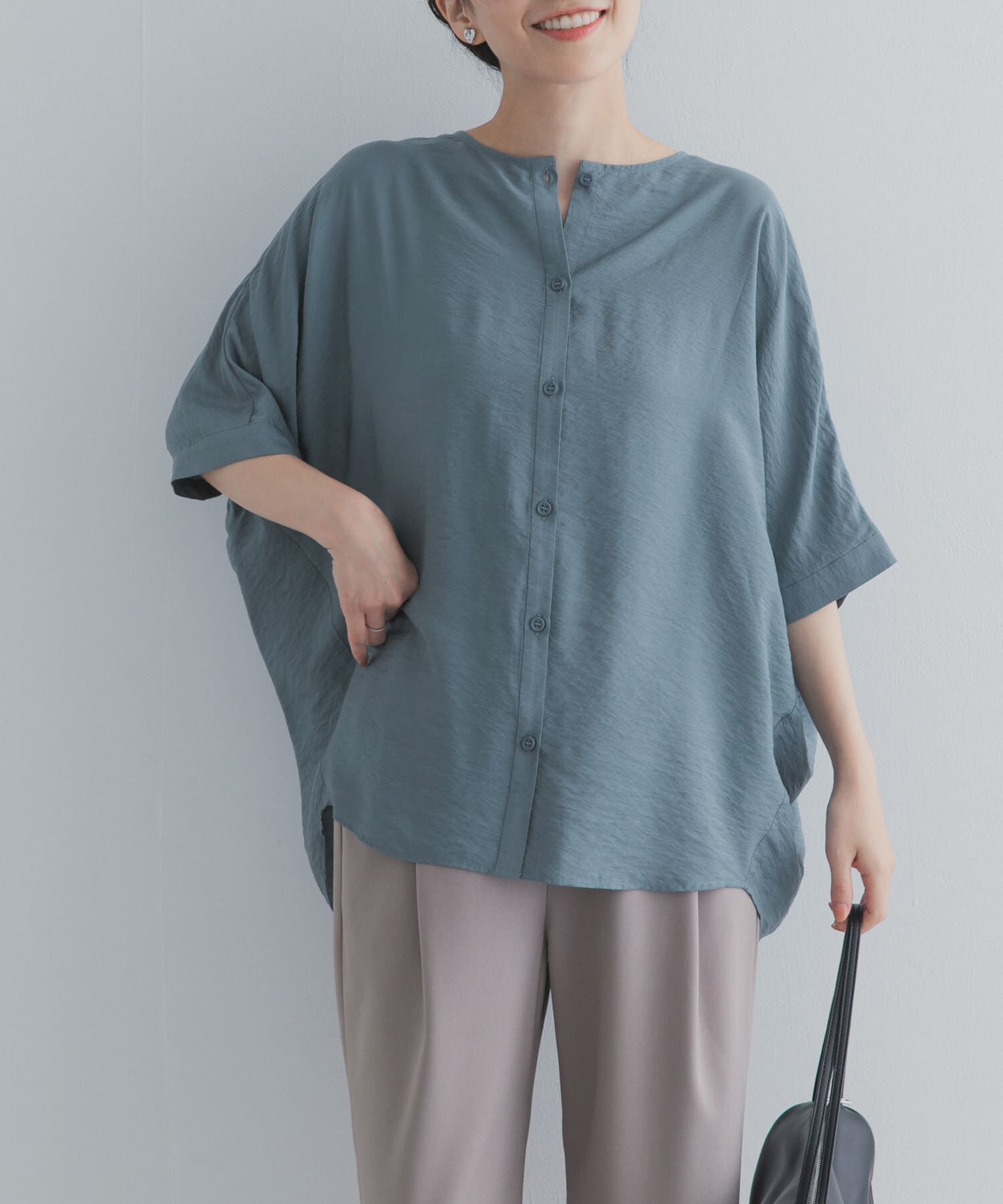 URBAN RESEARCH DOORS「バックシャーリングドルマンブラウス」|シャツ・ブラウス|