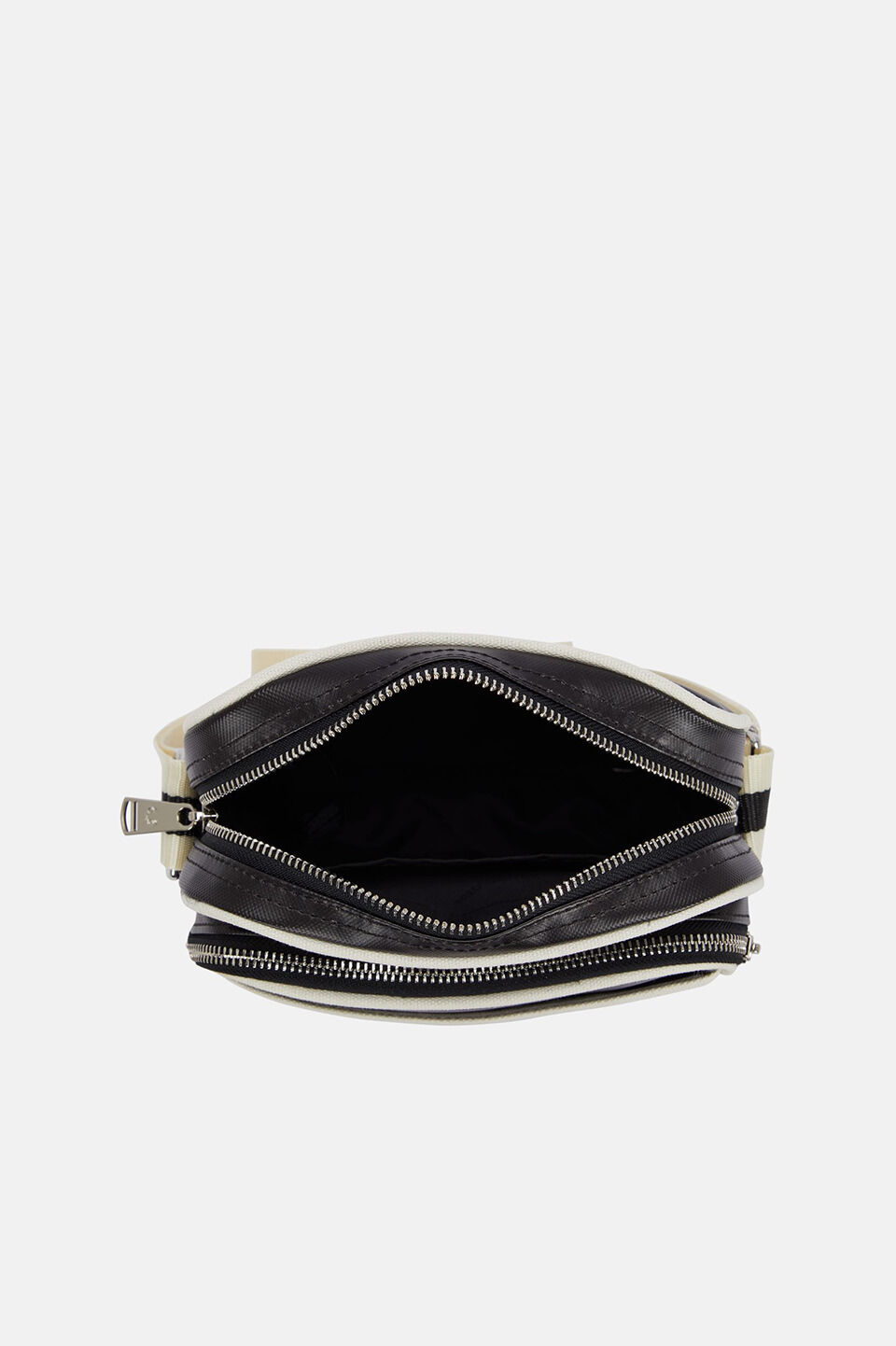 FRED PERRY 「Classic Side Bag／クラシックサイドバッグ」|ショルダー・メッセンジャー|
