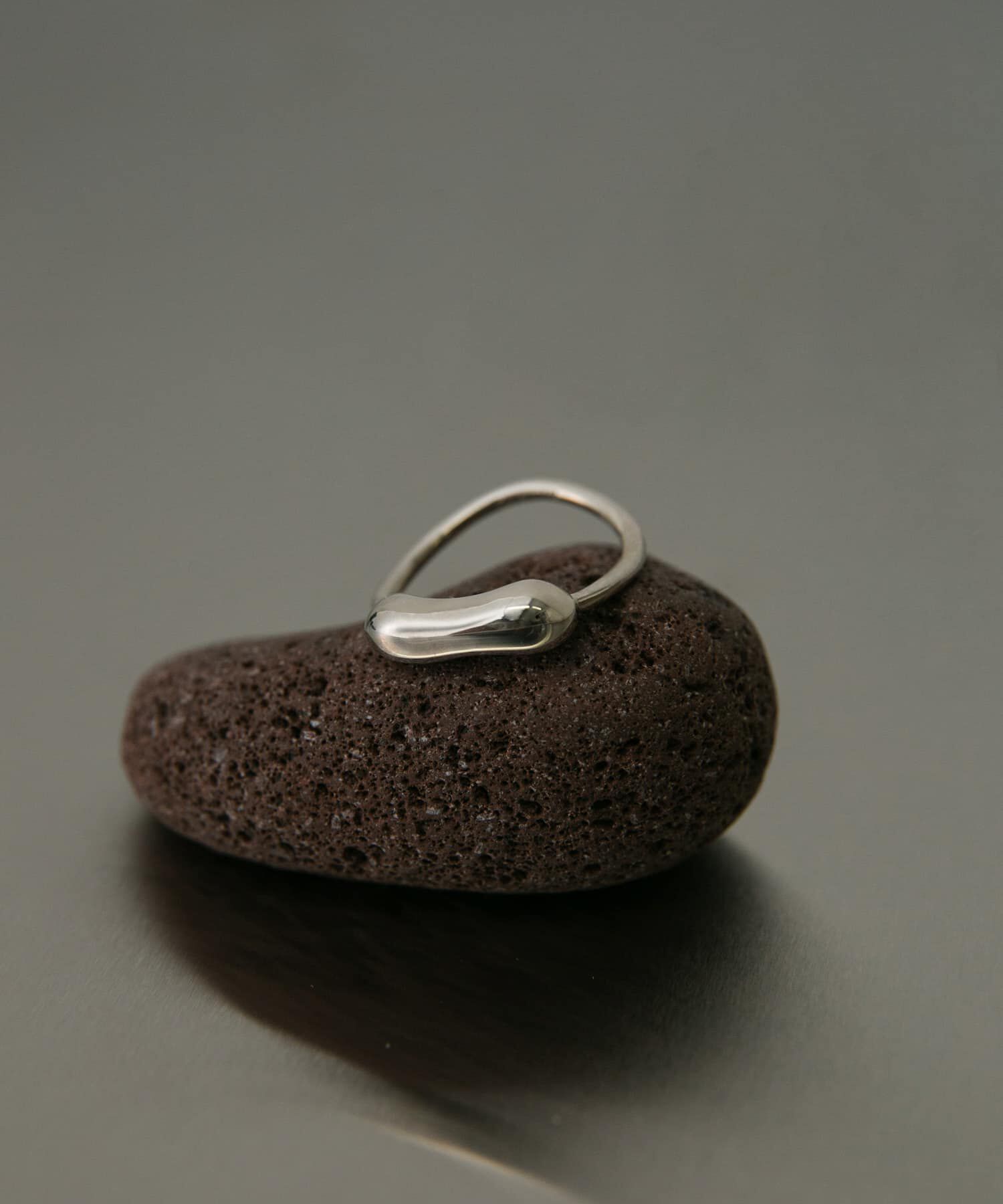SMELLY「SMELLY so&rsquo;　plump curved line ring」|リング|