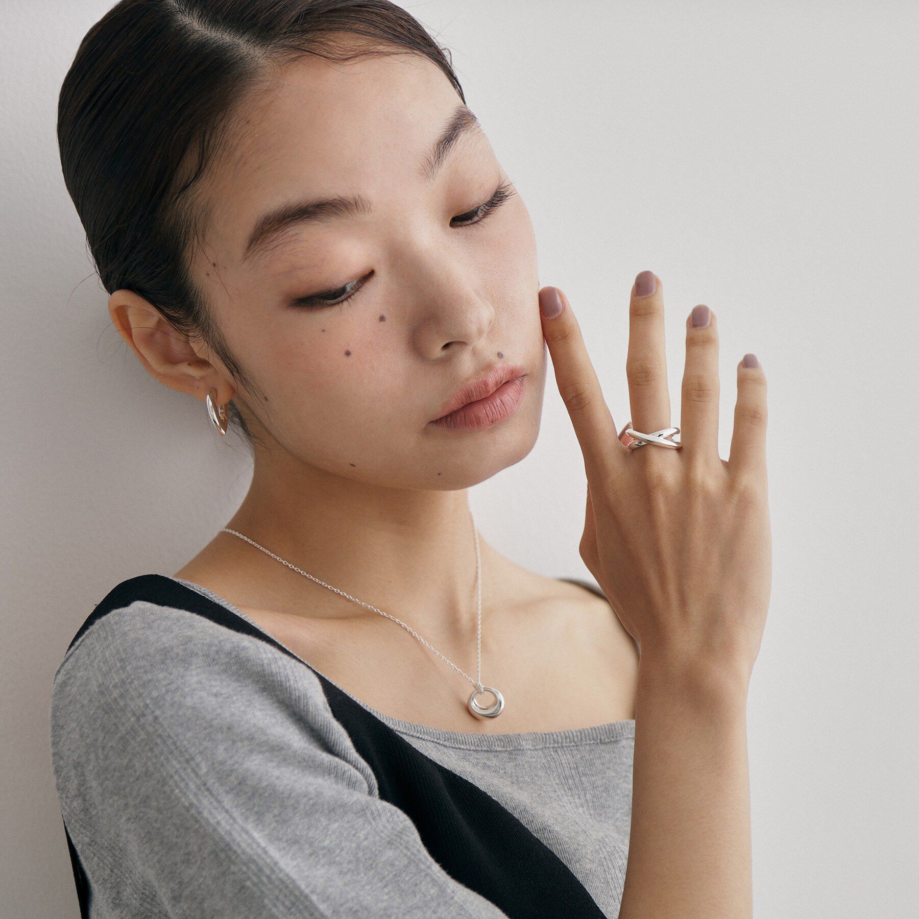 COCOSHNIK ONKITSCH「シルバー リッジドームクロスリング」|リング|