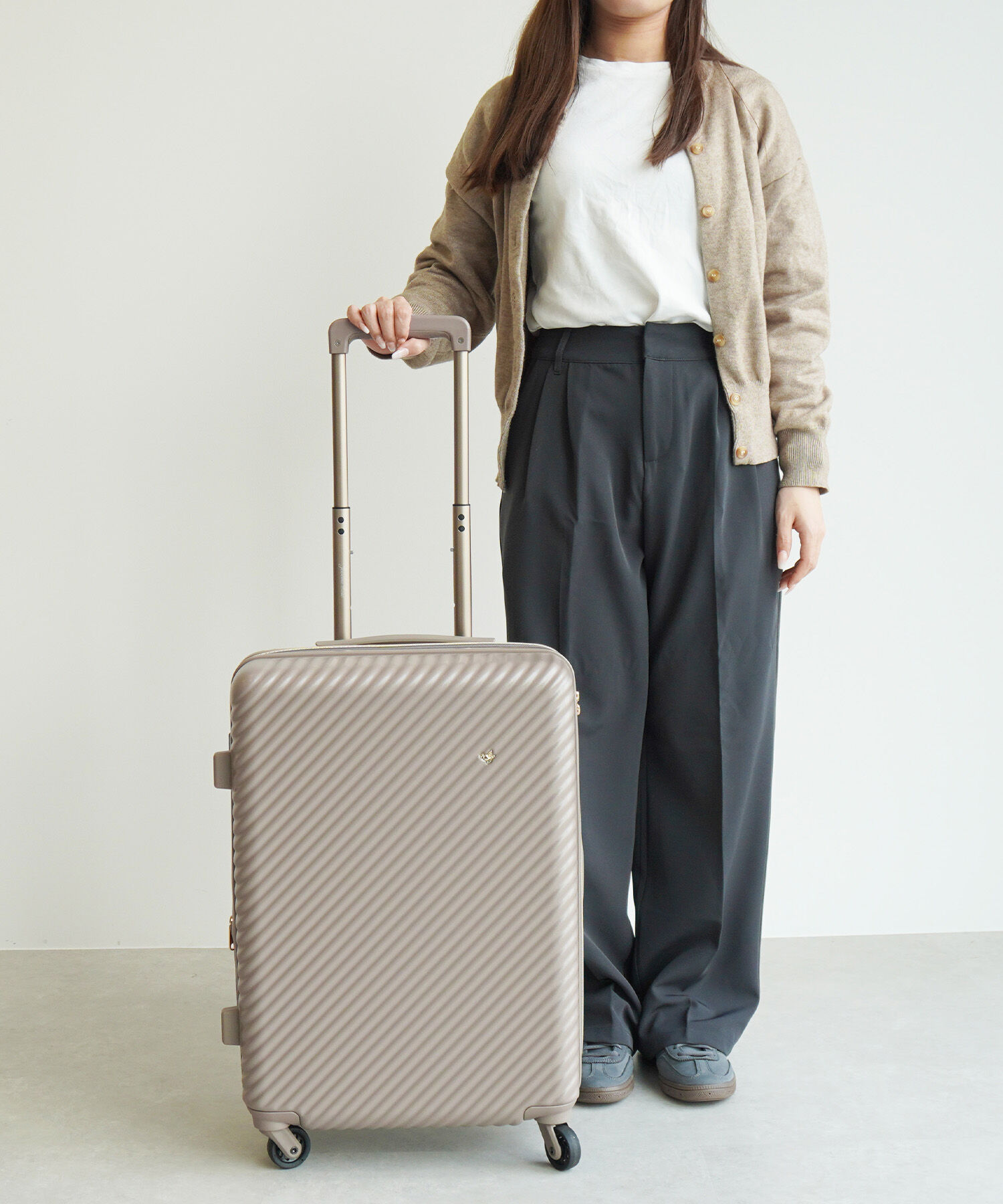 Jewelna Rose「HaNT&times;ジュエルナローズ コラボ スーツケース Mサイズ 06822」|キャリーケース|
