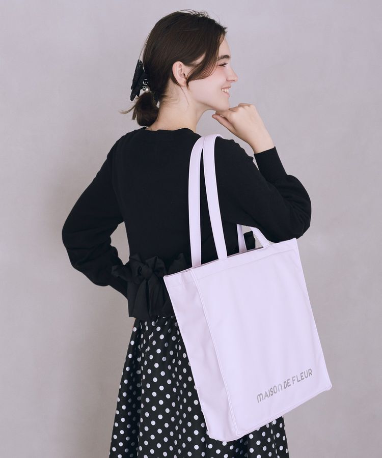 Maison de FLEUR「【5色展開/キャリーオン/A4対応】ファスナー付きキャリーオンスクエアトート」|トートバッグ|ラベンダー