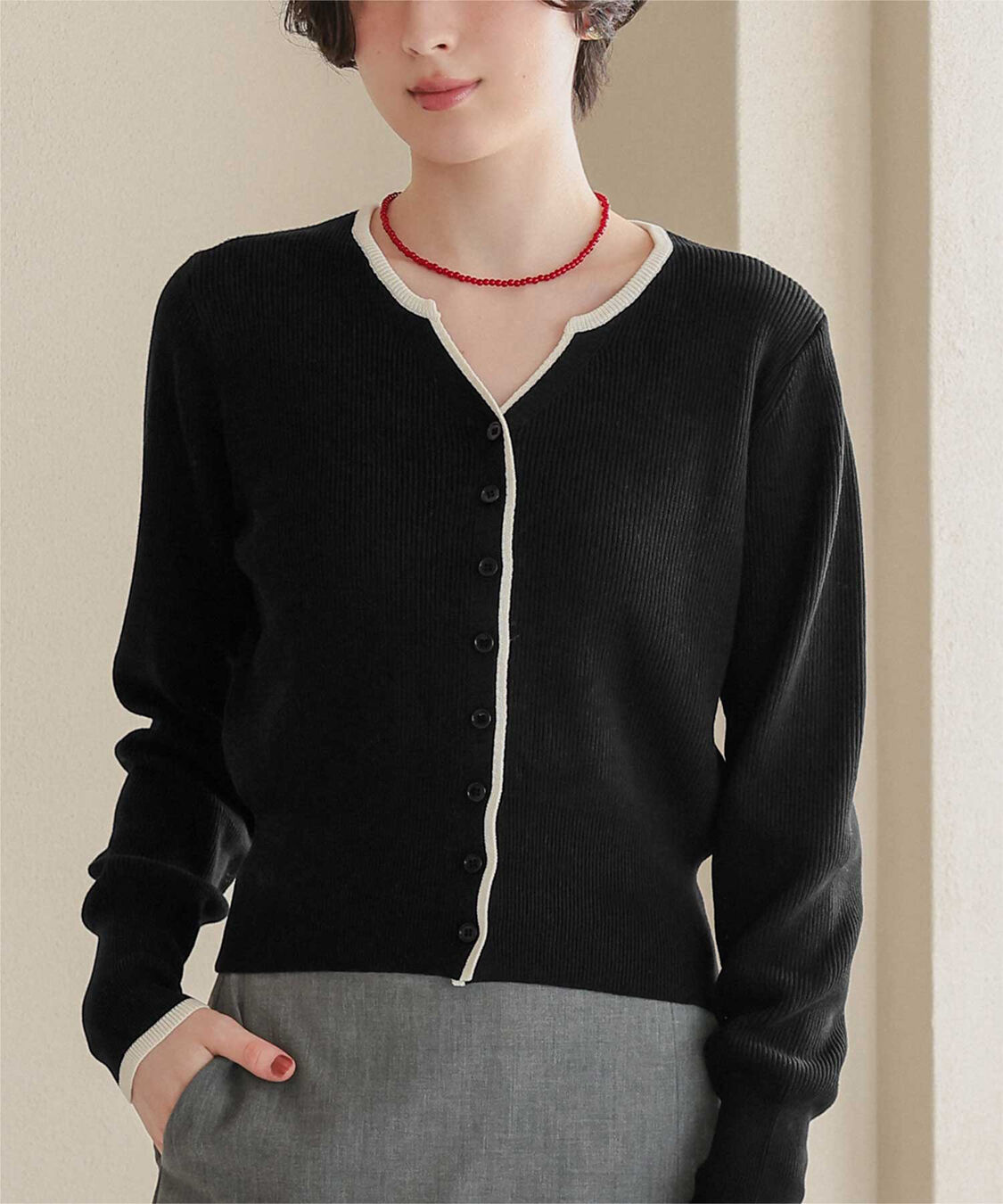 titivate「【赤埴奈津子さんコラボアイテム】キーネックリブニットカーディガン」|ニット・セーター|ブラック
