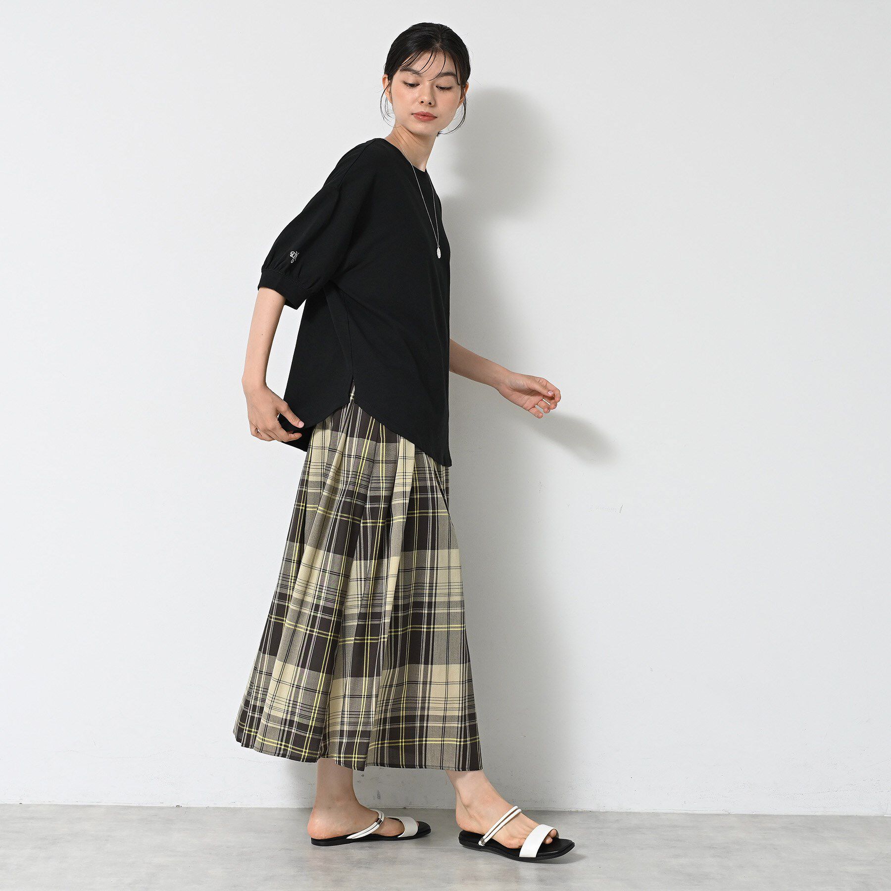 Dessin「【360度可愛い/前後2WAY/洗える】ライトコットンヘンリーカットソー」|Tシャツ・カットソー|