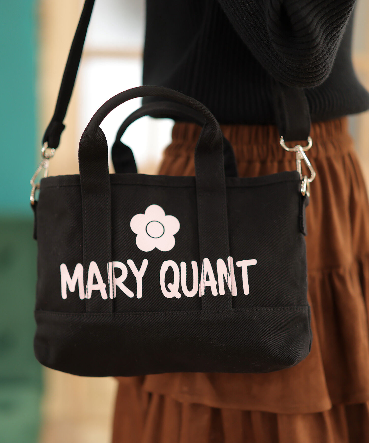 MARY QUANT「ペイントロゴキャンバス 2WAYミニトート」|ショルダー・メッセンジャー|ブラック