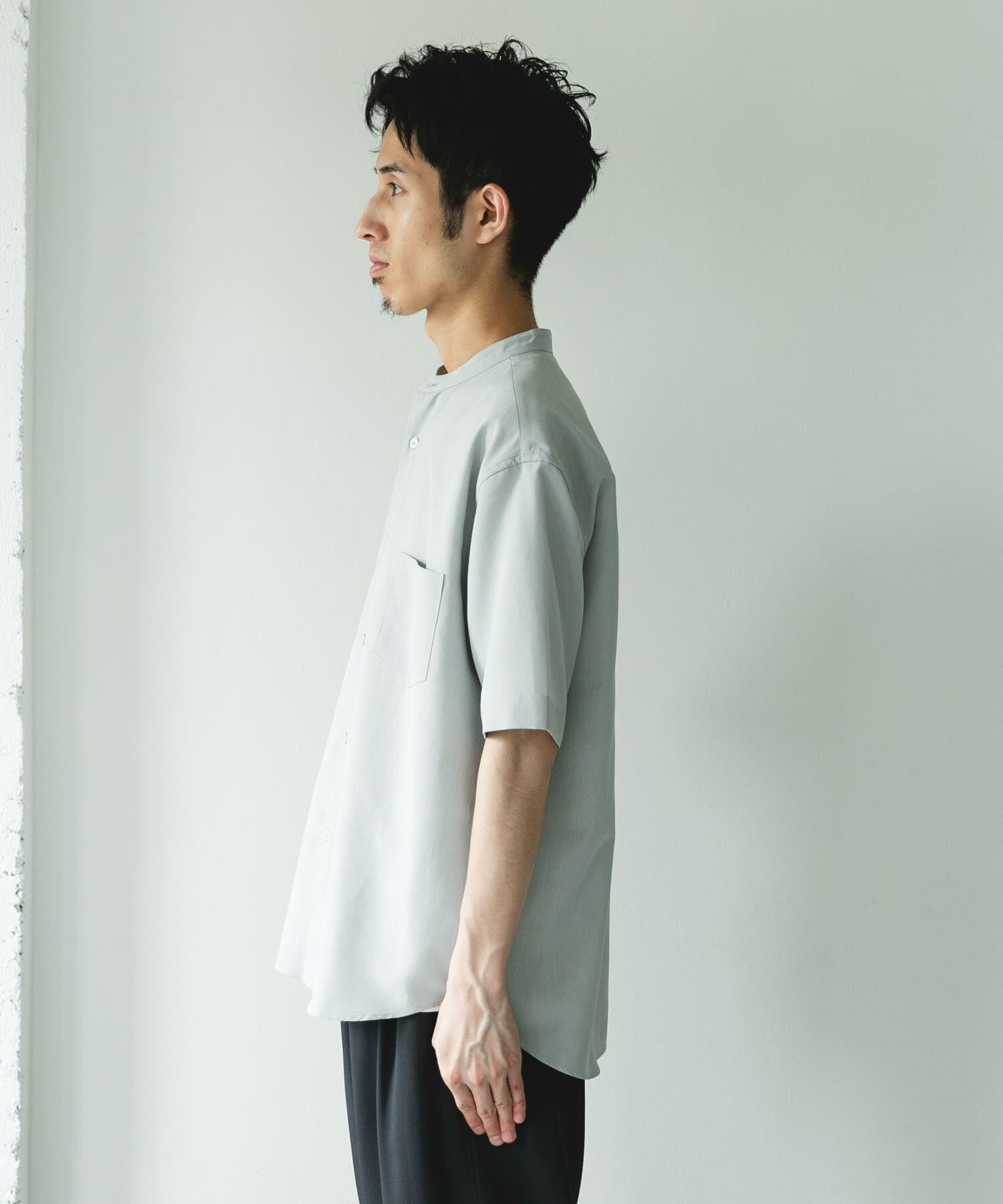 URBAN RESEARCH DOORS「『吸水速乾』セオアルファバンドカラーショートスリーブシャツ」|シャツ・ブラウス|