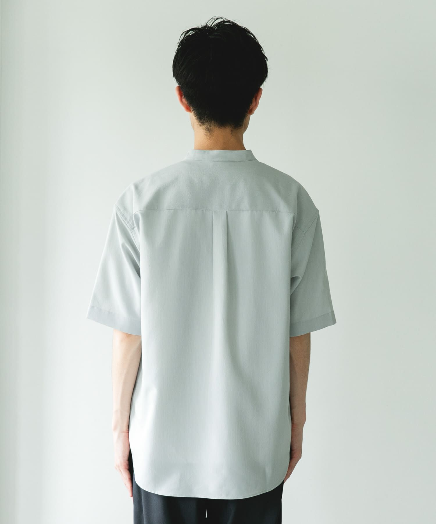 URBAN RESEARCH DOORS「『吸水速乾』セオアルファバンドカラーショートスリーブシャツ」|シャツ・ブラウス|