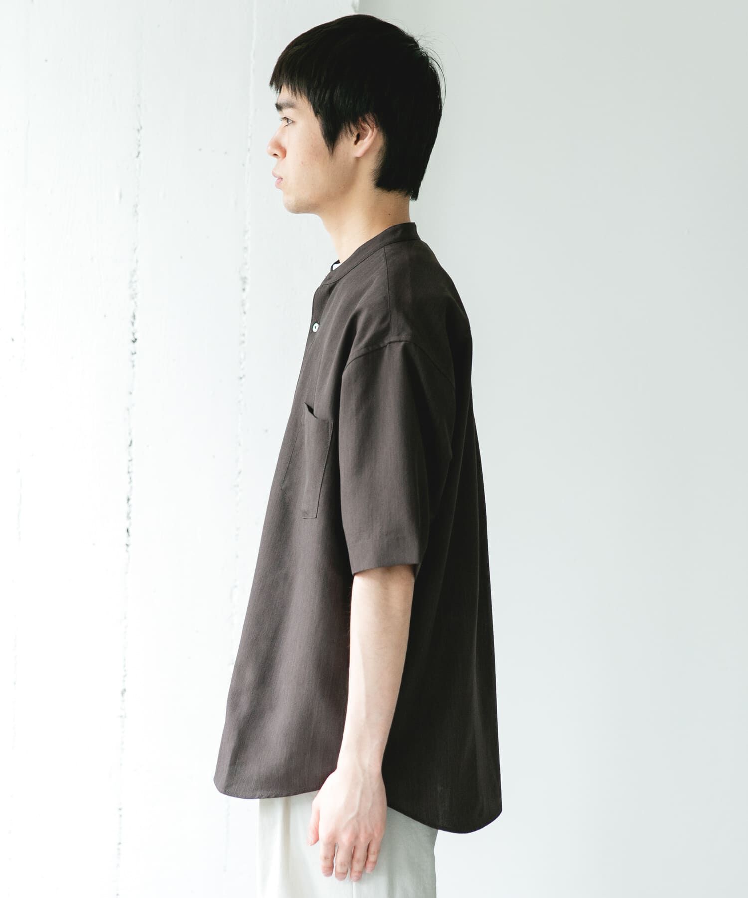 URBAN RESEARCH DOORS「『吸水速乾』セオアルファバンドカラーショートスリーブシャツ」|シャツ・ブラウス|
