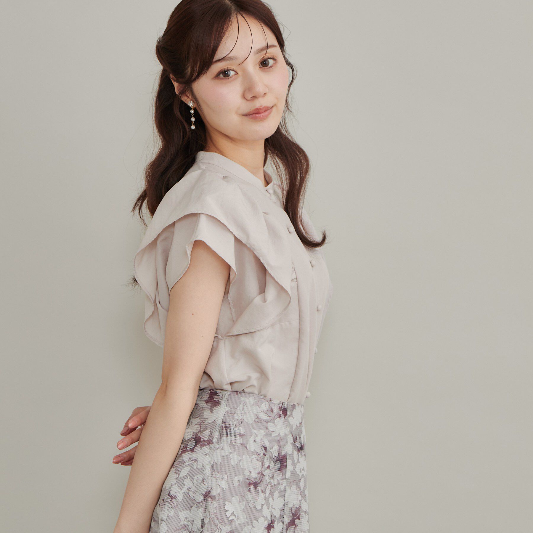 Couture broach「【さらっと軽い】ラッフルスリーブ ブラウス【洗濯機可】」|シャツ・ブラウス|