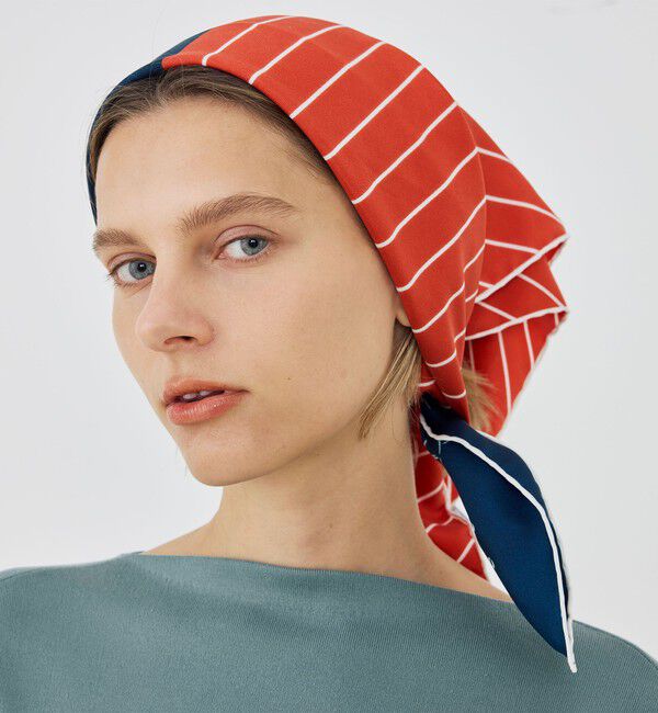 TOMORROWLAND GOODS「sense the pebble Swan シルクスカーフ」|バンダナ・スカーフ|