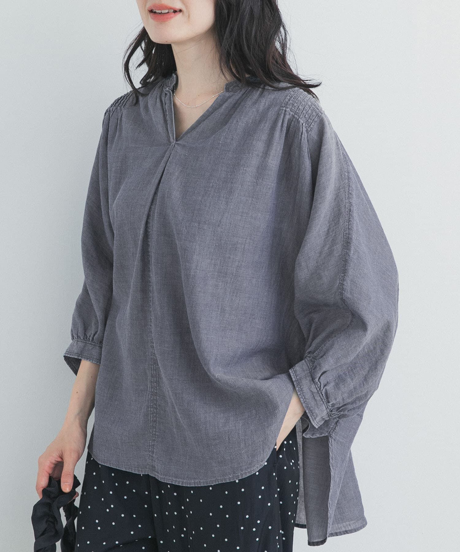 URBAN RESEARCH DOORS「シアーデニムピンタックドルマンブラウス」|シャツ・ブラウス|