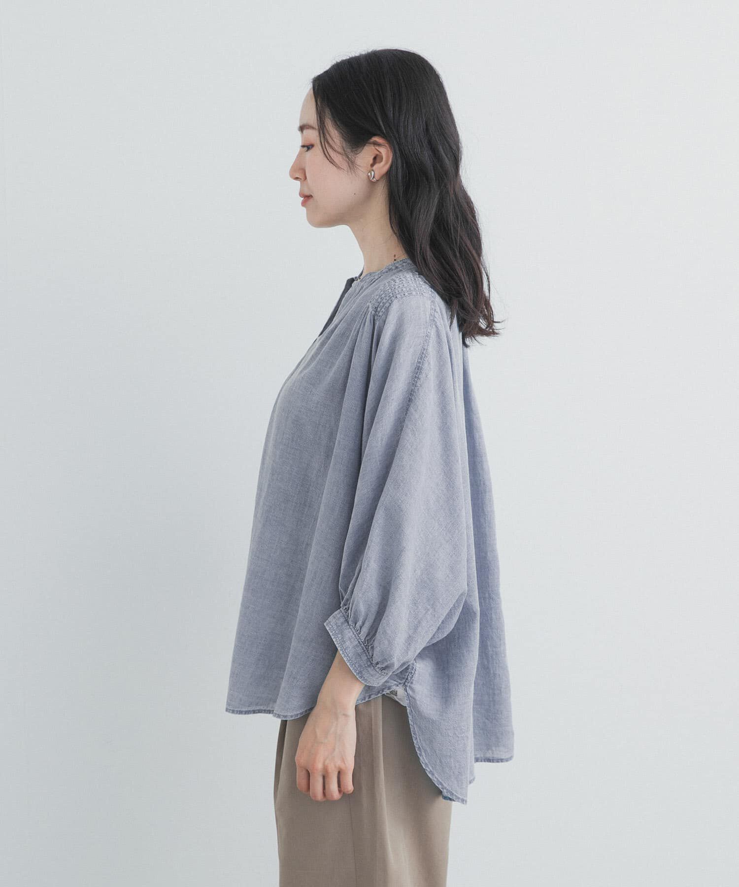 URBAN RESEARCH DOORS「シアーデニムピンタックドルマンブラウス」|シャツ・ブラウス|