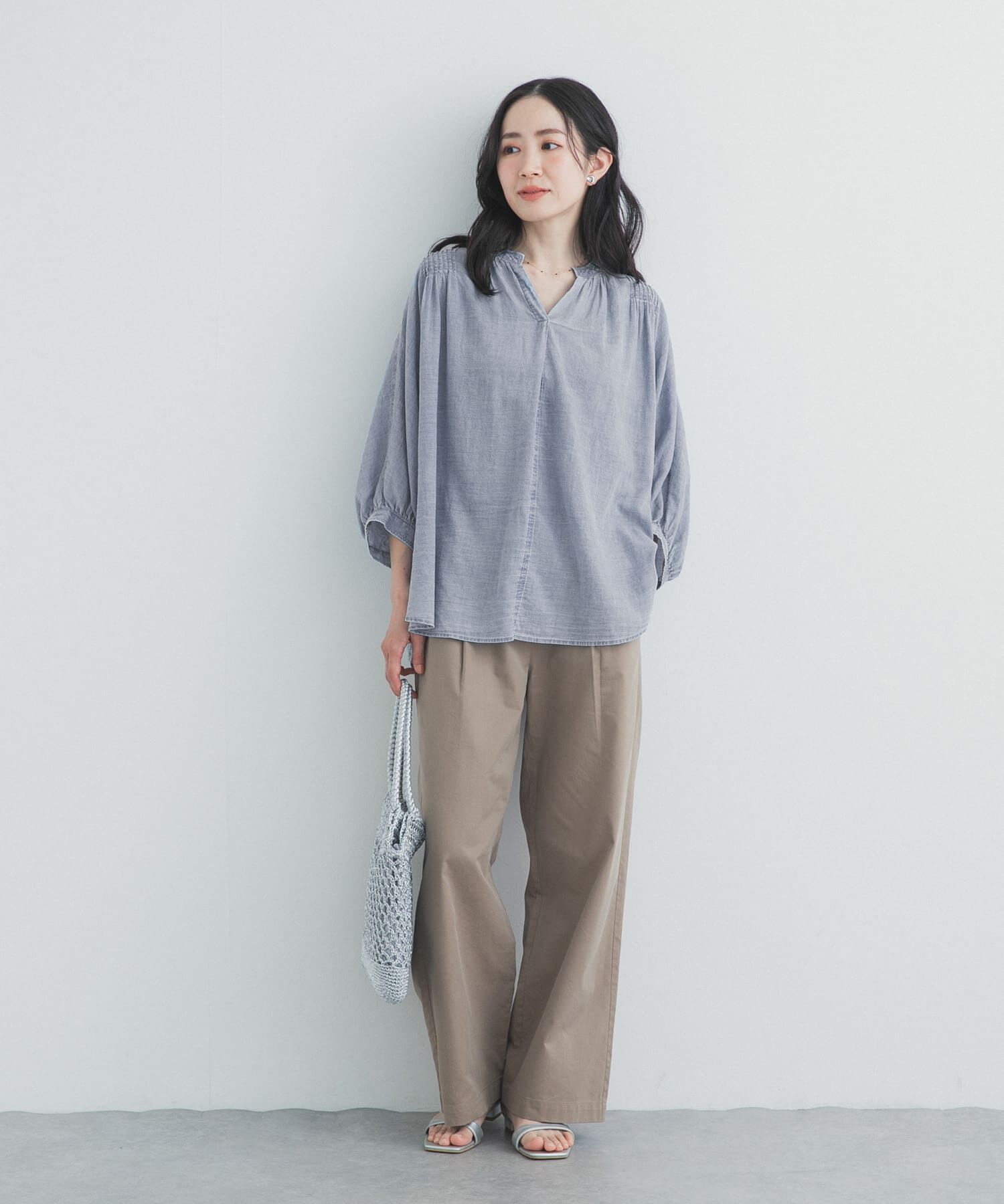 URBAN RESEARCH DOORS「シアーデニムピンタックドルマンブラウス」|シャツ・ブラウス|