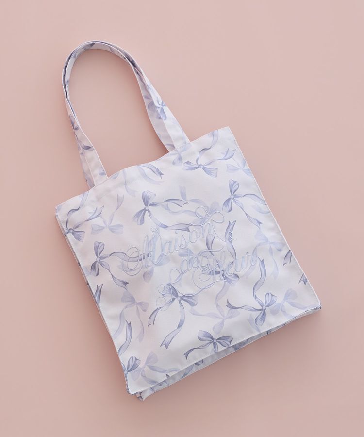 Maison de FLEUR「【A4対応】ブランドロゴ刺繍リボンプリントスクエアトート」|トートバッグ|ライトブルー