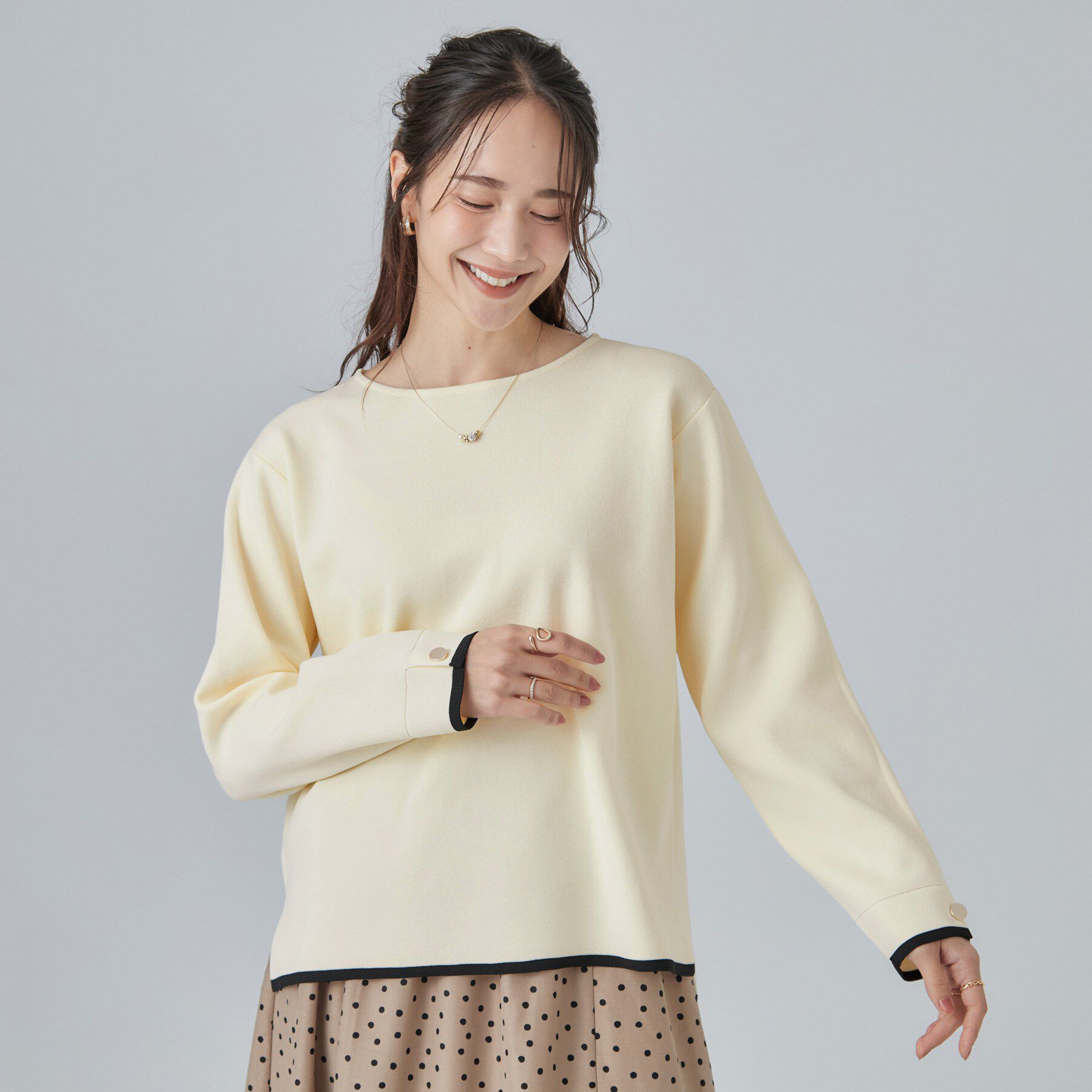 SHOO･LA･RUE「【洗濯機可/S-LL】抜け感ある着こなしに 金ボタン付き スポンディッシュ クルーネックニット」|ニット・セーター|