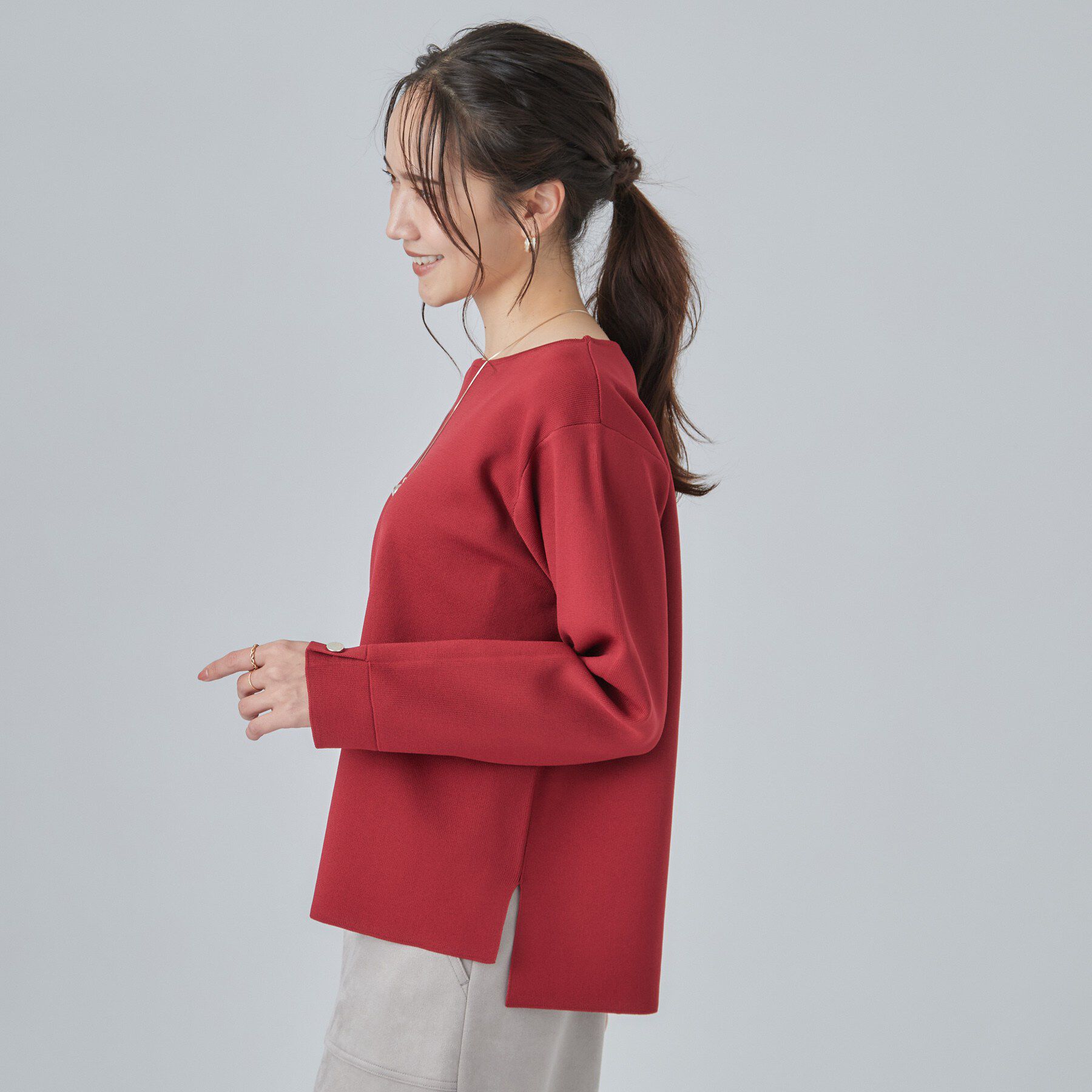 SHOO･LA･RUE「【洗濯機可/S-LL】抜け感ある着こなしに 金ボタン付き スポンディッシュ クルーネックニット」|ニット・セーター|