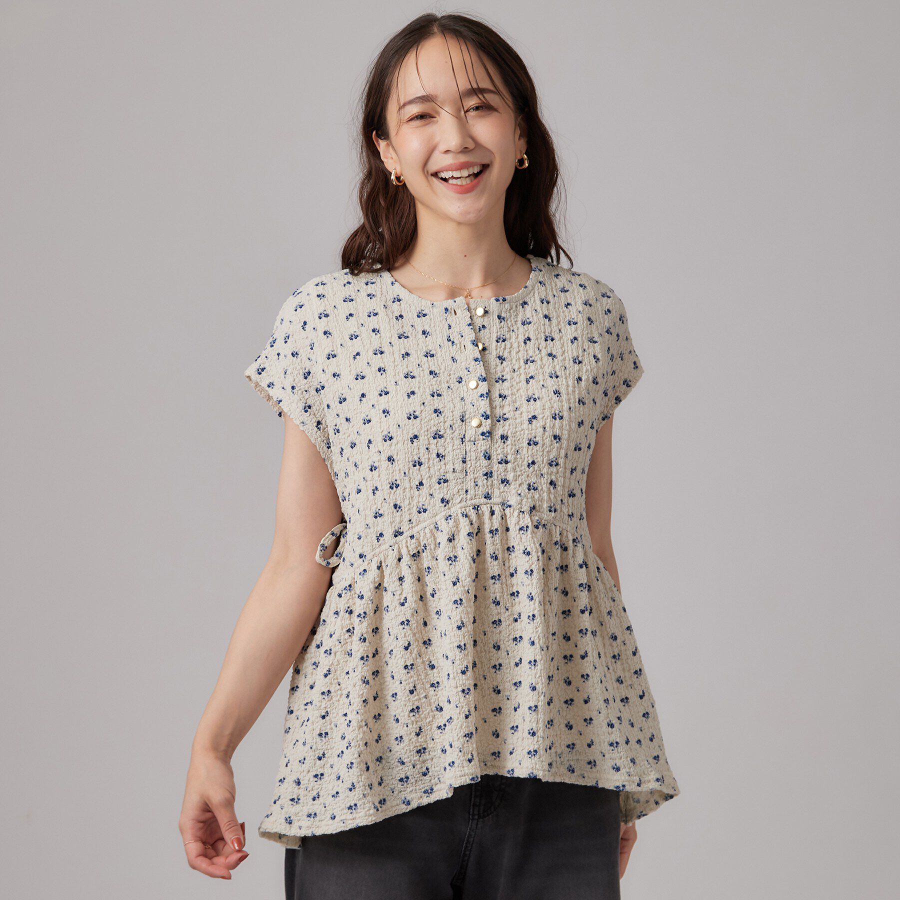 SHOO･LA･RUE「【S-LL/洗濯機可】サイドリボン付き ポコポコペプラムトップス」|Tシャツ・カットソー|
