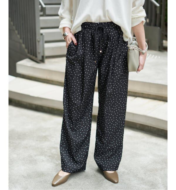 Spick and Span「《WEB限定 / 追加》ドットプリントイージーストレートパンツ」|スラックス|ブラックベース