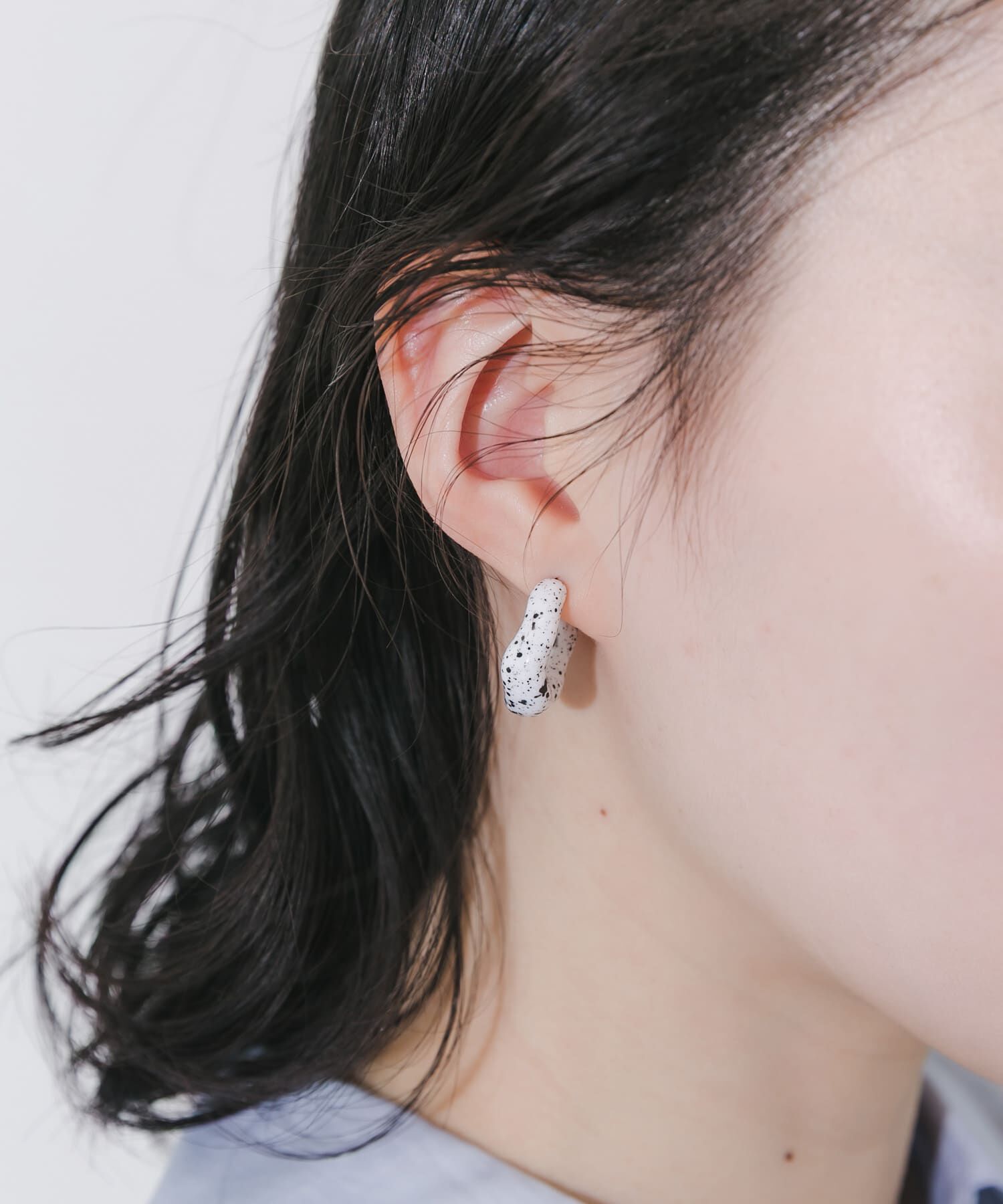 SMELLY「ダルメシアンニュアンスフープピアス」|ピアス|