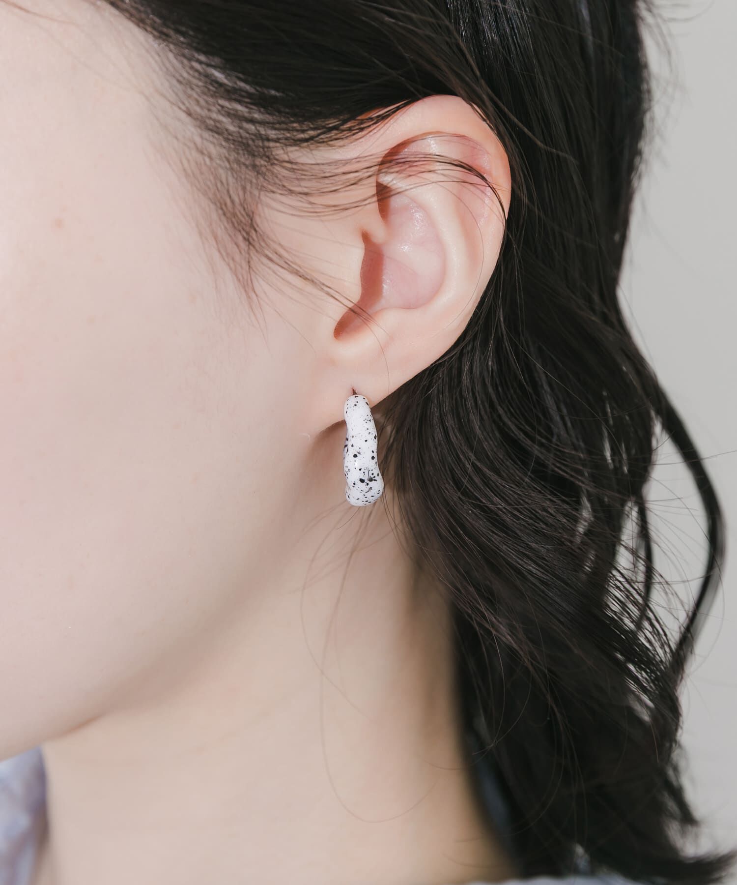SMELLY「ダルメシアンニュアンスフープピアス」|ピアス|