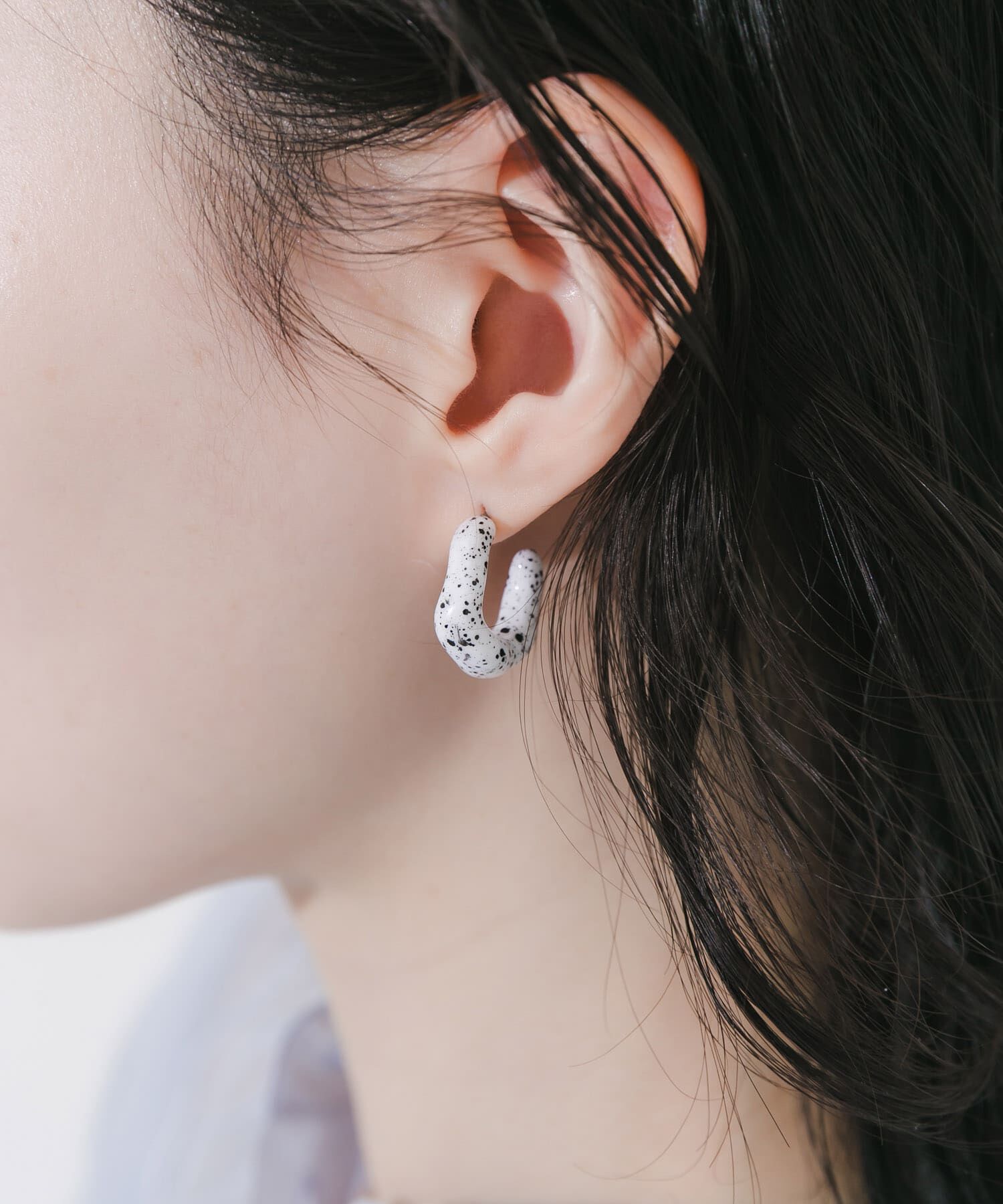 SMELLY「ダルメシアンニュアンスフープピアス」|ピアス|
