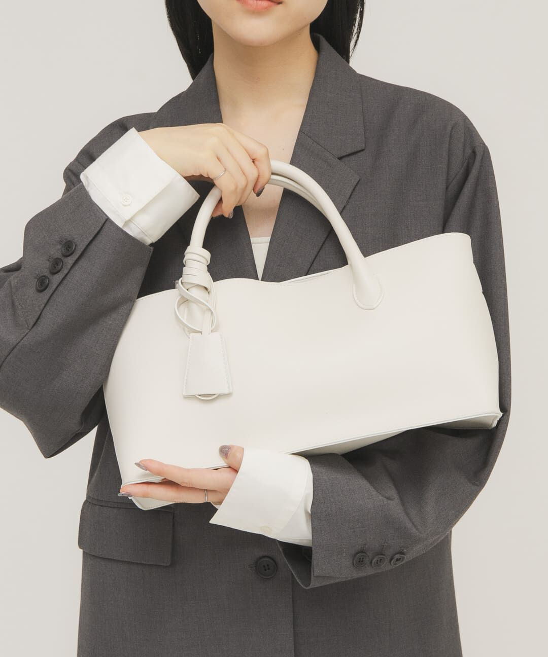  「チャーム付きワイドボックスBAG」|ハンドバッグ|オフホワイト