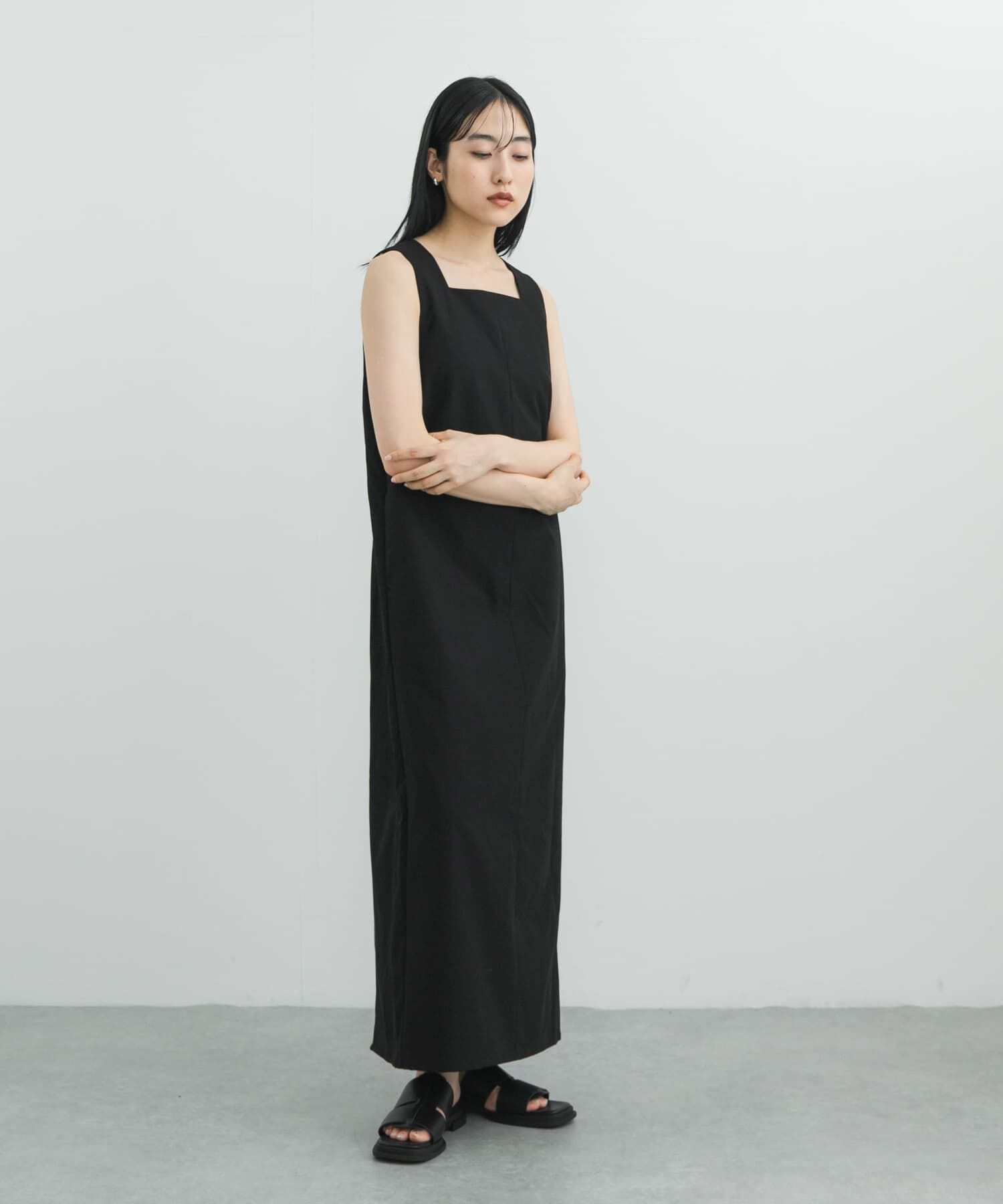  「『WEB限定』バックオープンIラインワンピース」|ワンピース|