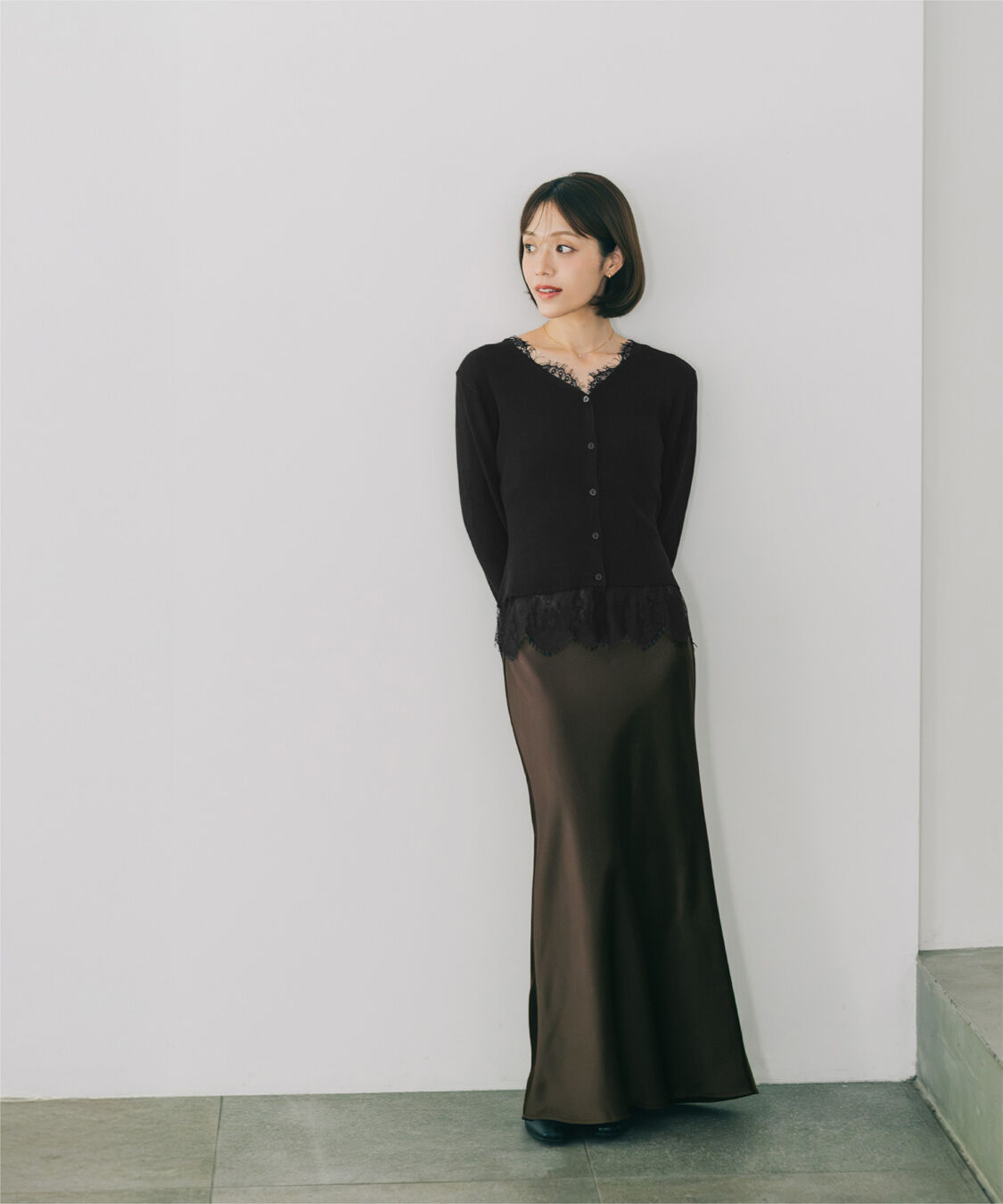 ur's「【mayuさんコラボアイテム】レーストリミングVネックニットカーディガン」|ニット・セーター|