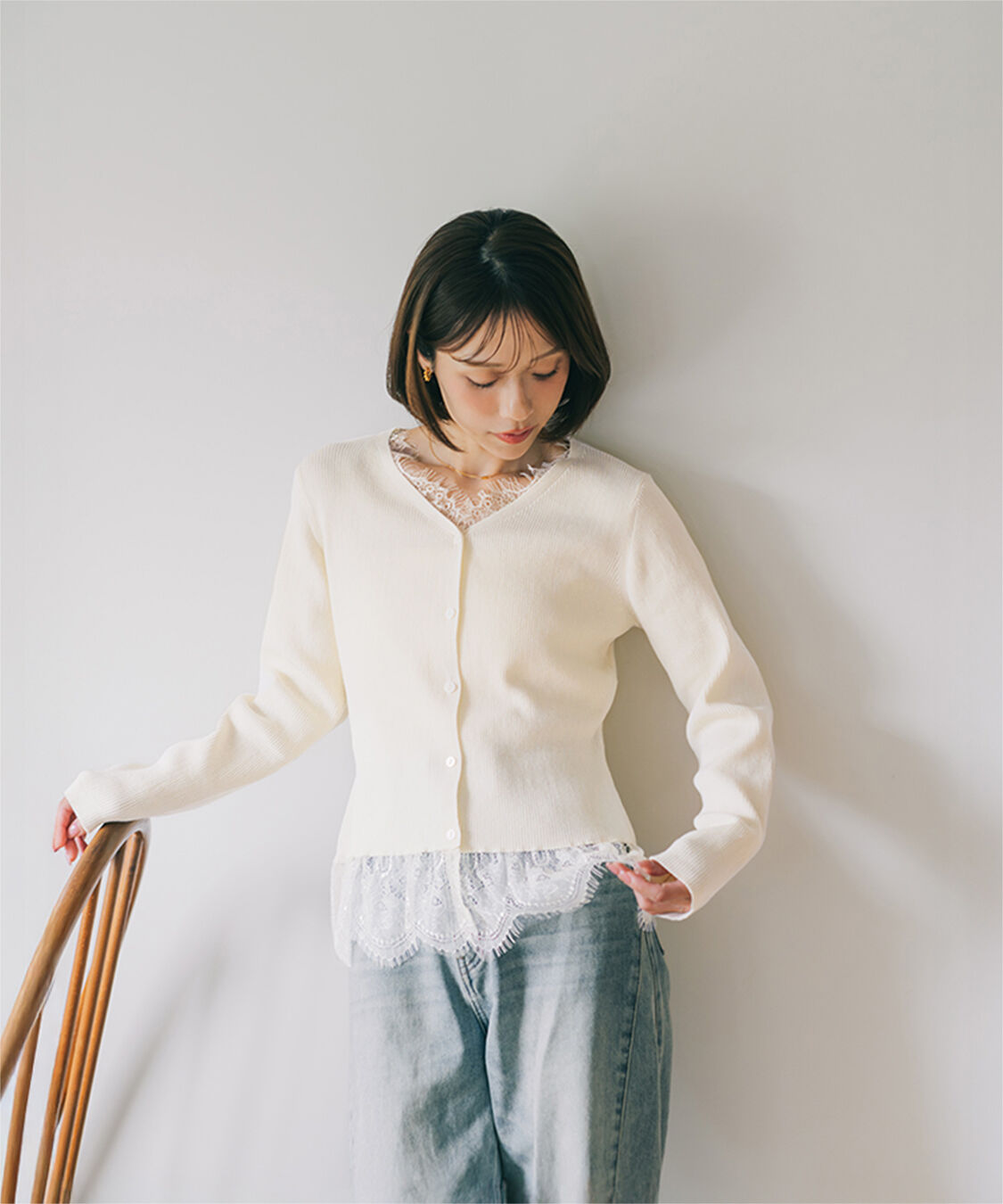 ur's「【mayuさんコラボアイテム】レーストリミングVネックニットカーディガン」|ニット・セーター|