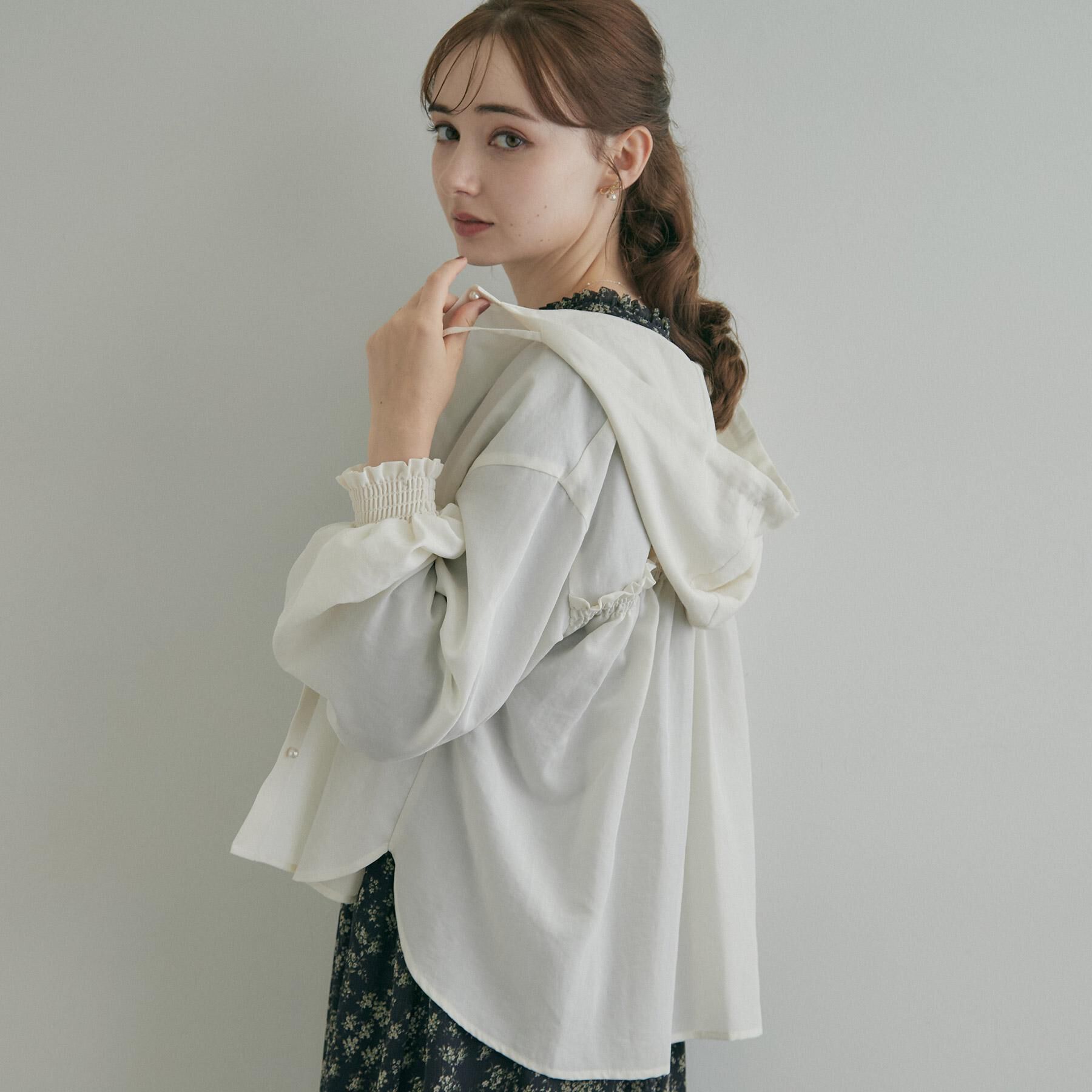 Couture broach「【大人可愛いフーディー】愛されシアーシャツ」|シャツ・ブラウス|オフホワイト(003