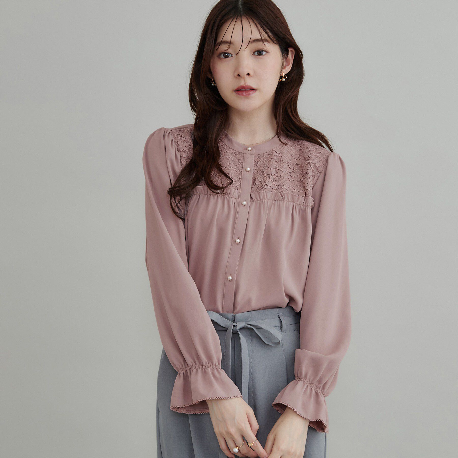 Couture broach「【フリルカフスが華やか】レースギャザーブラウス」|シャツ・ブラウス|