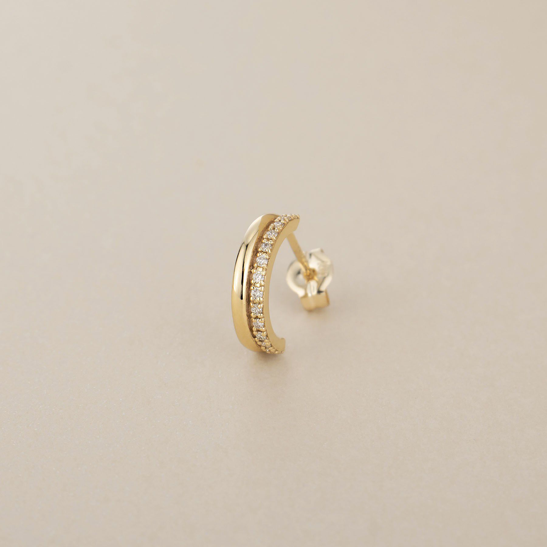 COCOSHNIK「K10ダイヤモンド ステップフープ スタッドピアス」|ピアス|