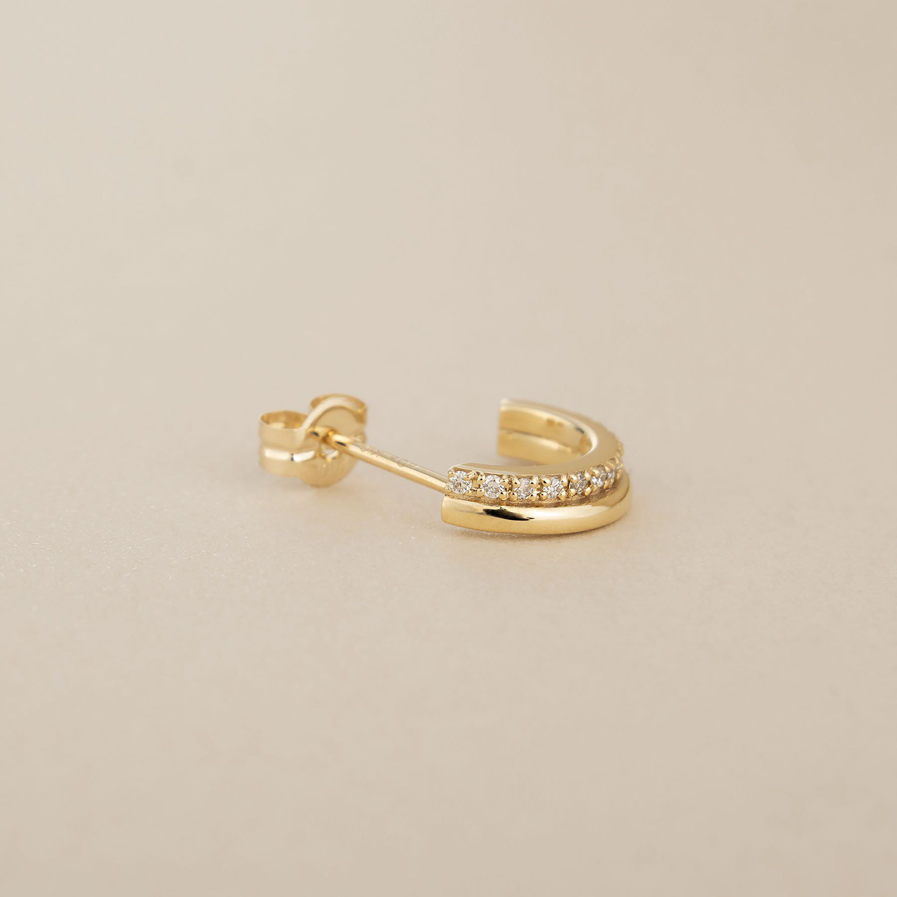 COCOSHNIK「K10ダイヤモンド ステップフープ スタッドピアス」|ピアス|