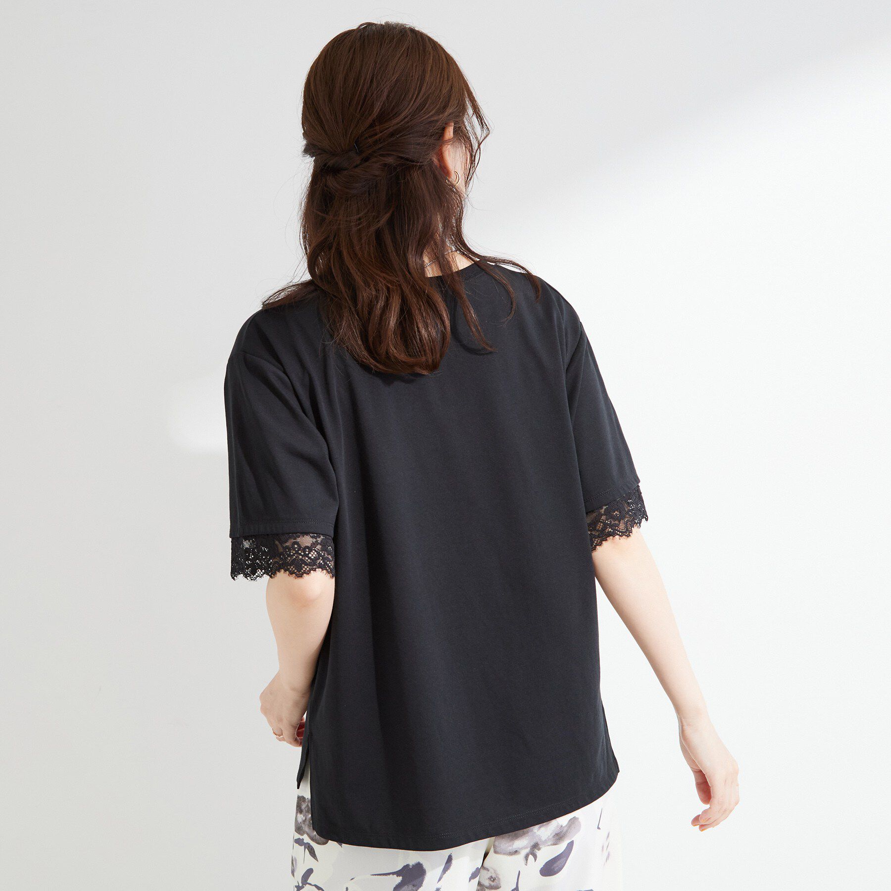 SHOO･LA･RUE「【UV/S-LL/洗濯機可】柄アソート お袖レースが旬顔 上品に決まる大人Tシャツ」|Tシャツ・カットソー|
