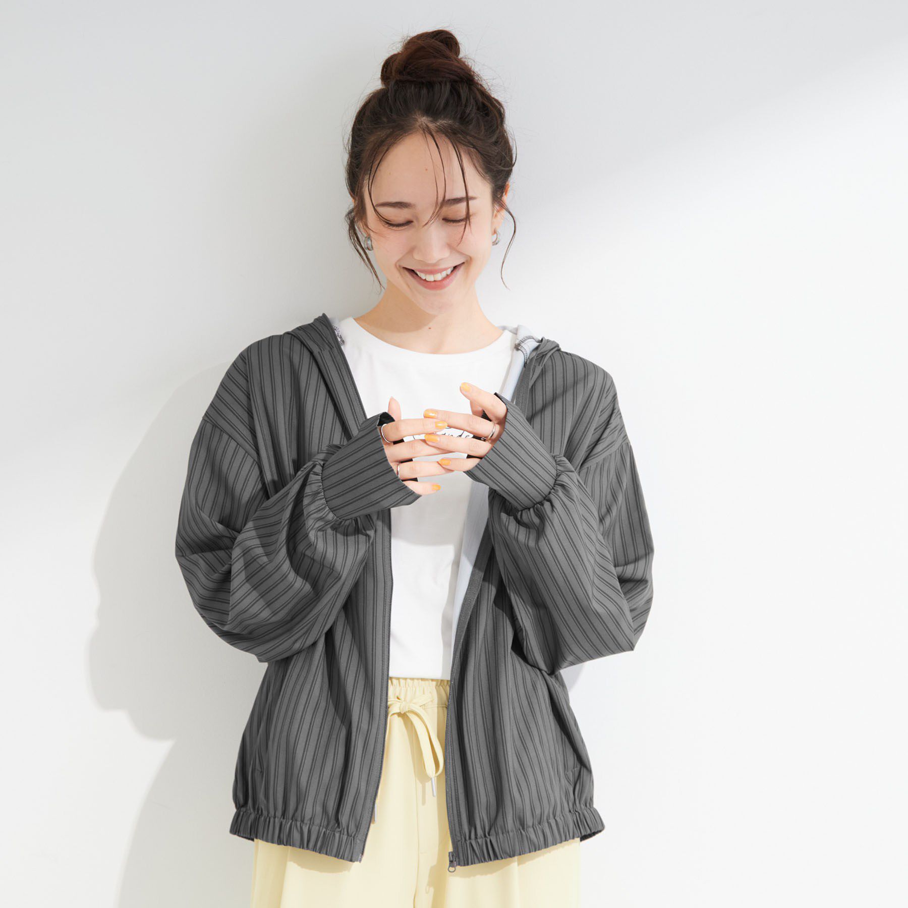 SHOO･LA･RUE「【洗濯後しわになりにくい/S-LL】お顔も手の甲もしっかりカバー　日よけ・指穴付きUVパーカ」|パーカー|