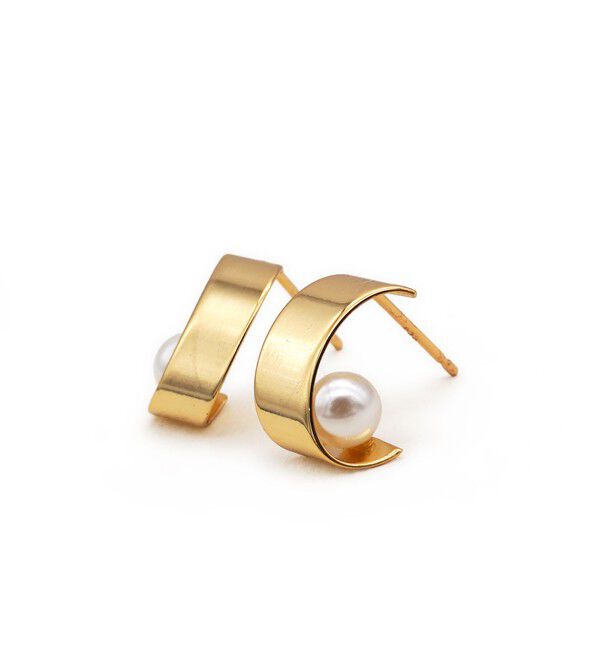 TOMORROWLAND GOODS「【別注】januka ハーフフープ パールピアス」|ピアス|