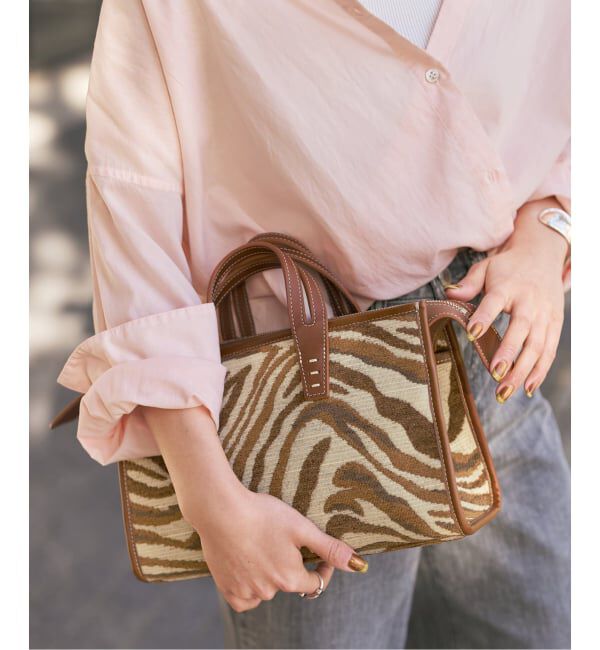 Spick and Span「《一部店舗+WEB限定》A VACATION/ア ヴァケーション SABRINA ZEBRA/A」|ショルダー・メッセンジャー|ブラウン