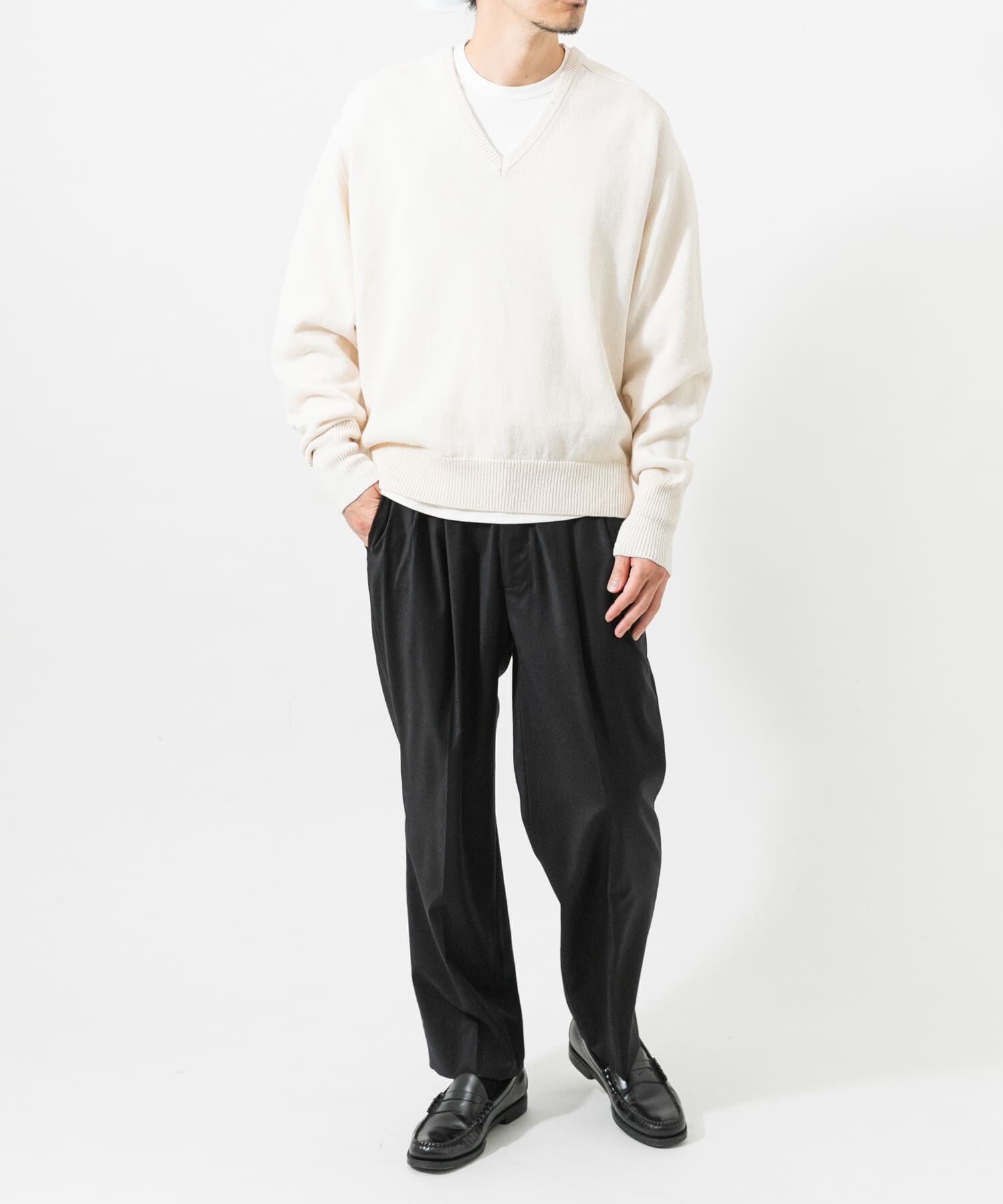 URBAN RESEARCH「new basic　WASHI WOOL V-NECK KNIT」|ニット・セーター|