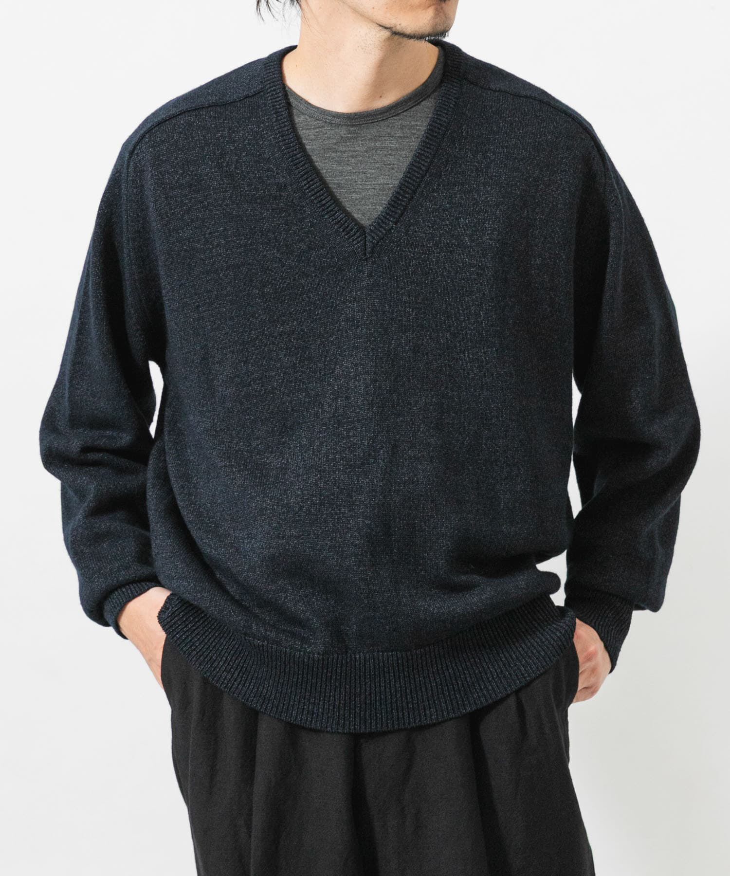 URBAN RESEARCH「new basic　WASHI WOOL V-NECK KNIT」|ニット・セーター|